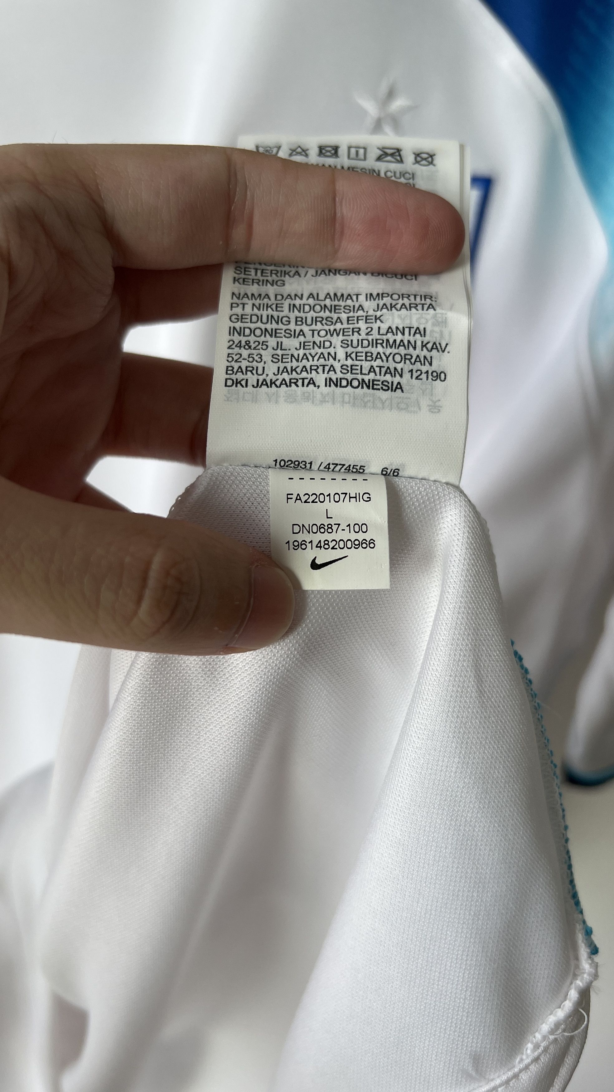 Nike (L) England 2022-23 Home Shirt Bellingham #22 (New) Kit Size US L / EU 52-54 / 3 - 6 Thumbnail