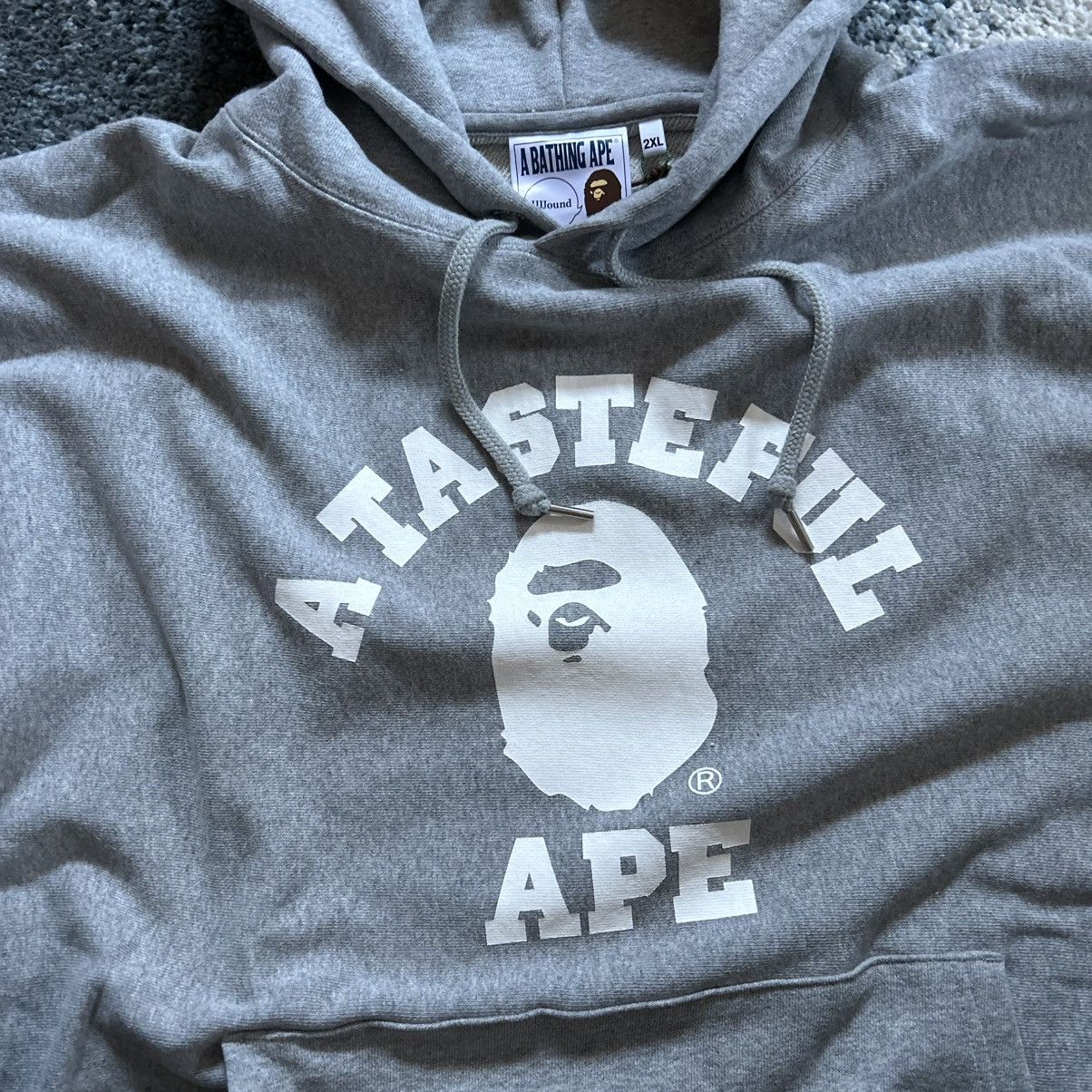 Bape × JJJJound 2XL “A TASTEFUL APE” RELAXED FiT COLLEGE LOGO HOODiE NiGO Size US XXL / EU 58 / 5 - 2 Thumbnail