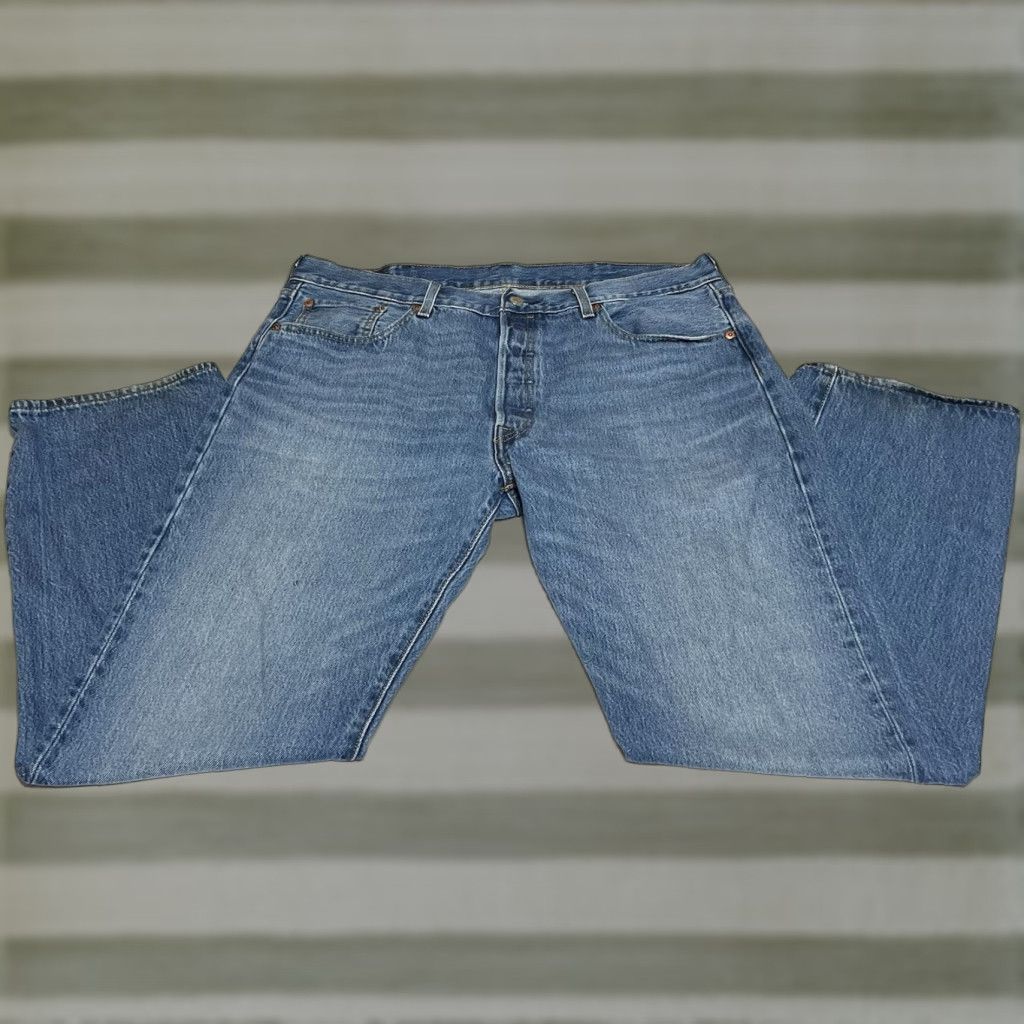Levi's Levi's 501 Straight Jeans Blue Regular 38x31 Button Fly Mid Rise Mens USA Style 5-Pocket Denim Size US 38 / EU 54 - 1 Thumbnail