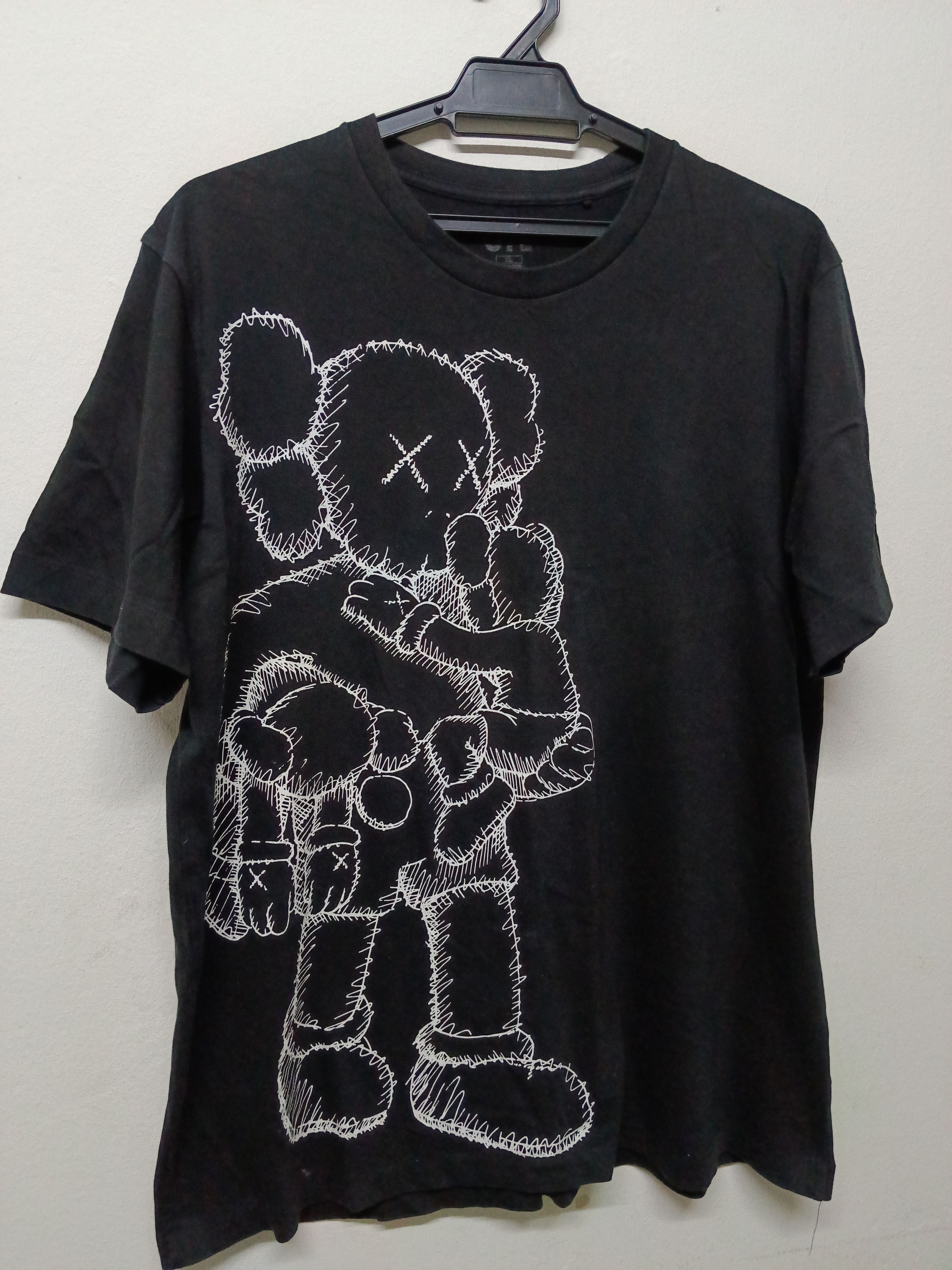 Kaws × Vintage Kaws Carrying Baby Single Stitch Tee Size US XL / EU 56 / 4 - 1 Thumbnail