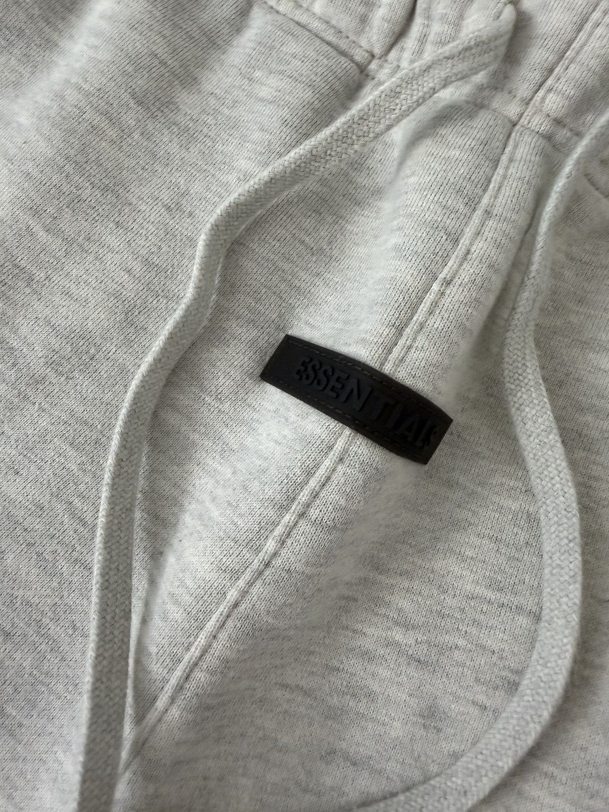 Essentials Fear of God Essentials SS22 Sweatshort Light Oatmeal Size US 34 / EU 50 - 3 Thumbnail