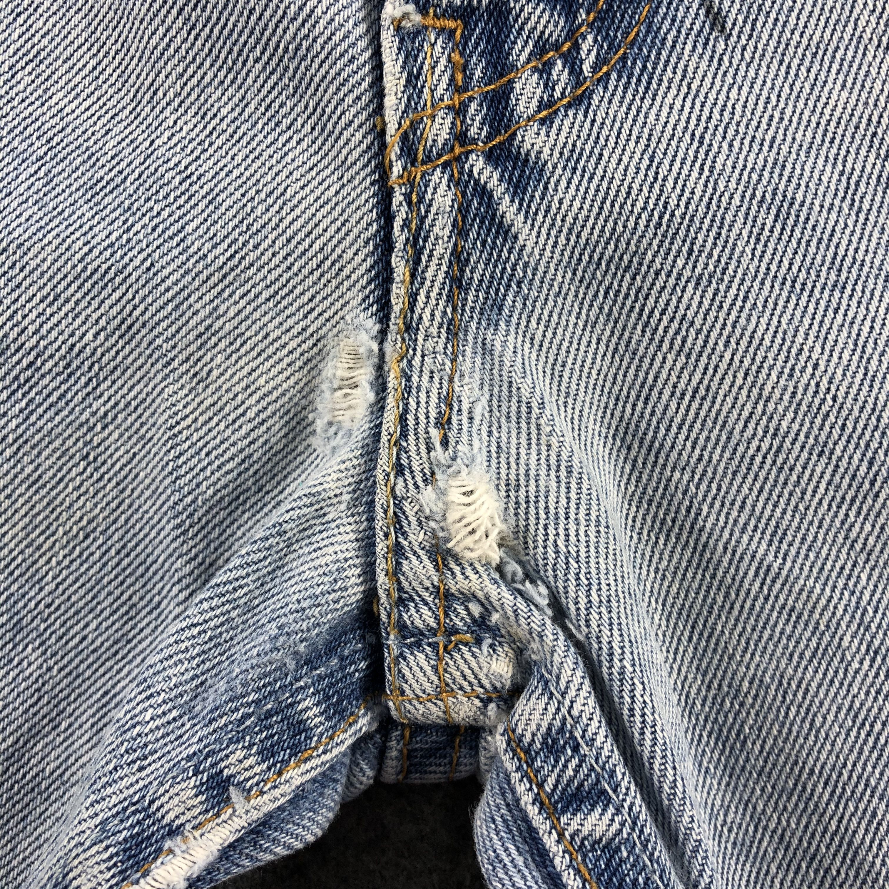 Levi's Vintage Blue Wash Levis 501 Jeans-J2324 Size US 35 - 12 Thumbnail