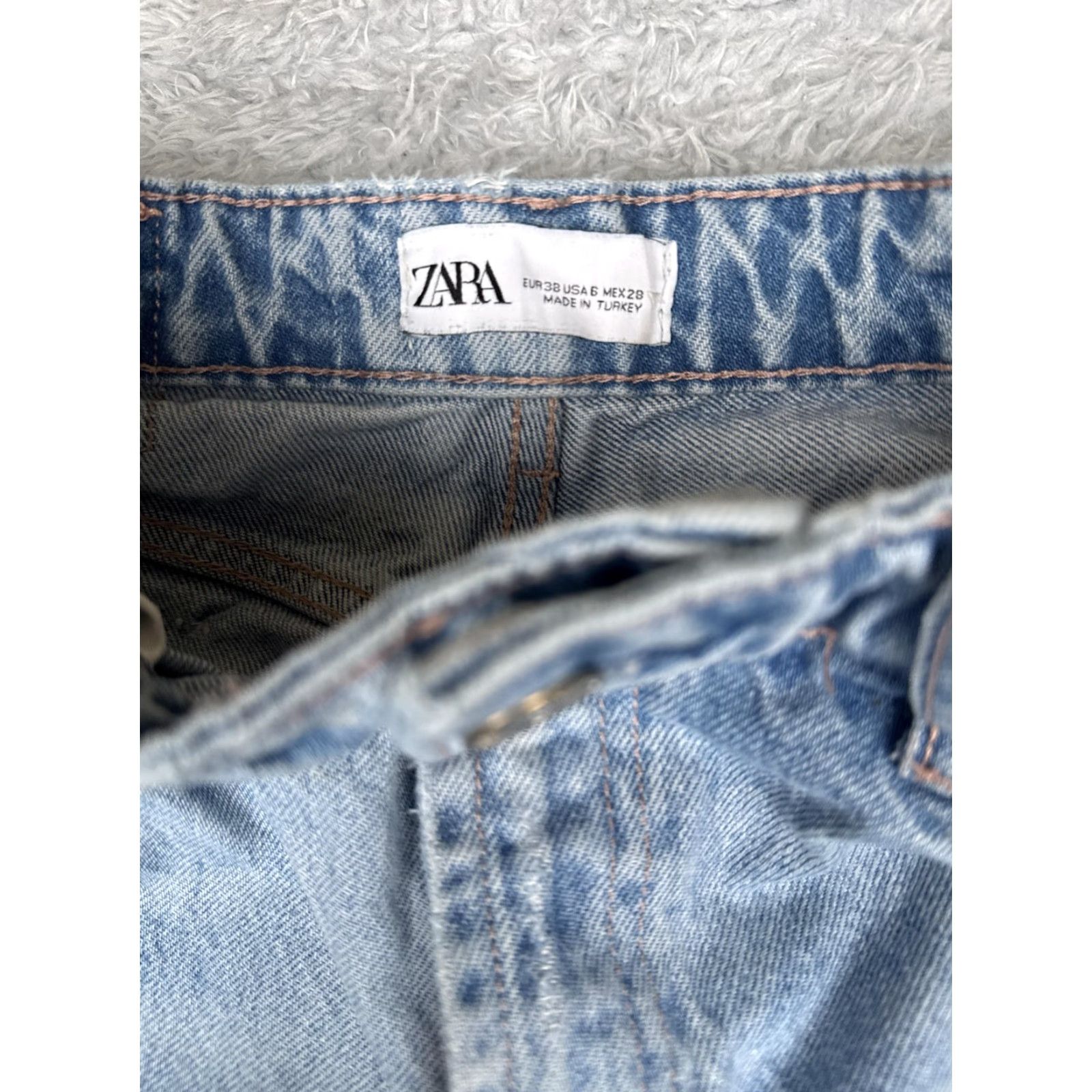 Zara Zara Jeans Women 6 Light Wash Distressed Ripped Knee High Rise Raw Hem Wide Leg Size 28" / US 6 / IT 42 - 6 Thumbnail