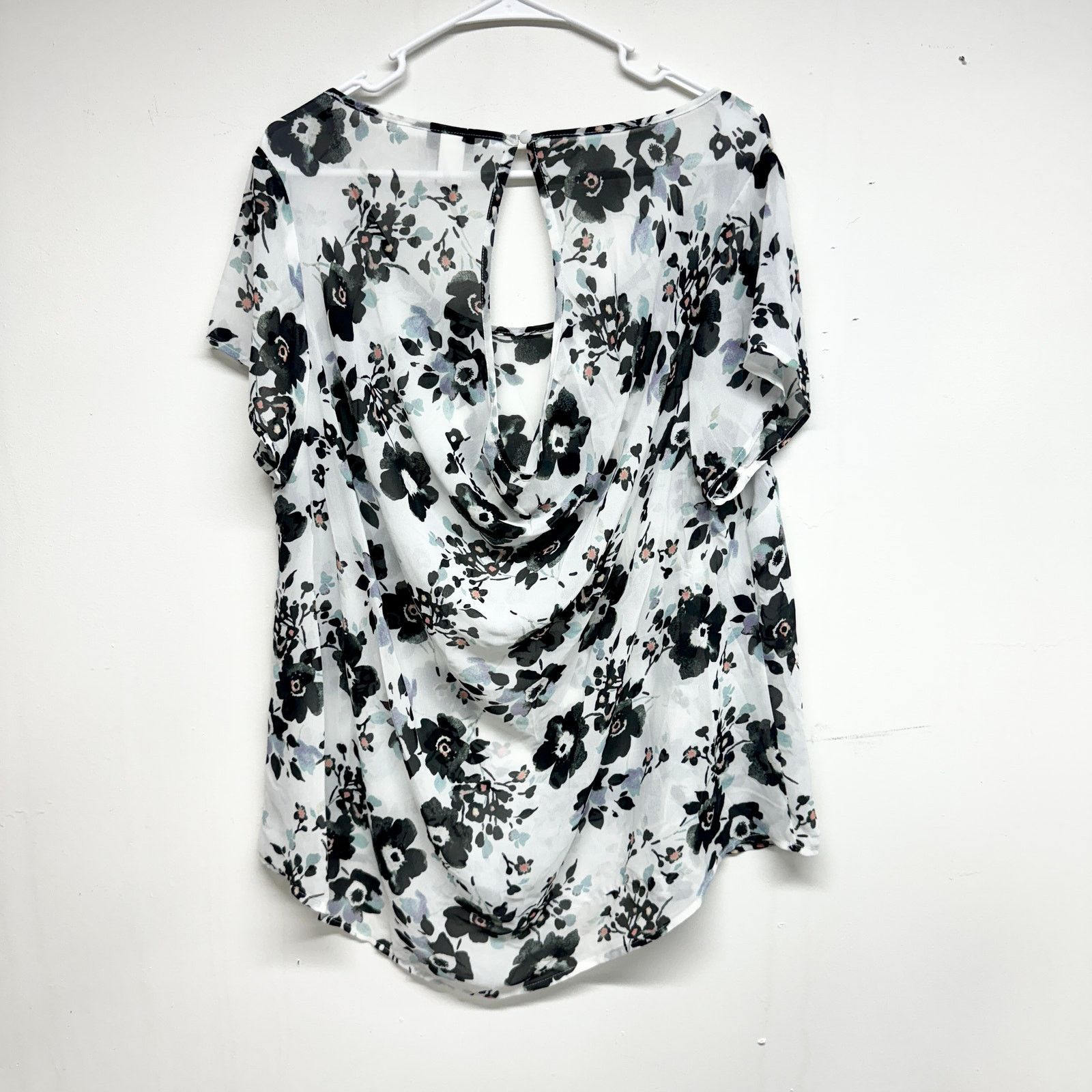 Other Torrid Floral Print Sheer Chiffon Drape Back Blouse Top L Size L / US 10 / IT 46 - 4 Thumbnail