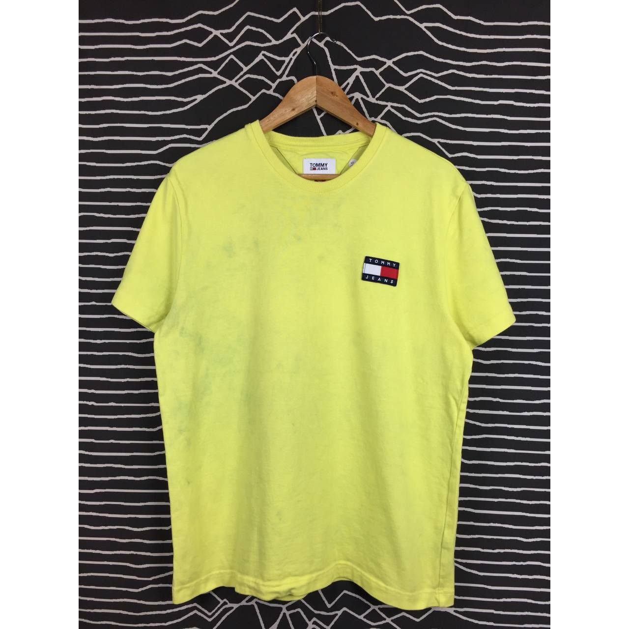 Tommy Hilfiger × Vintage Tommy Jeans Tommy Hilfiger Embroidered Logo Essential Tee Size US L / EU 52-54 / 3 - 1 Thumbnail