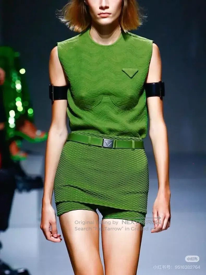 Prada Prada Green show triangle mark knitted vest Size XS / US 0-2 / IT 36-38 - 9 Thumbnail