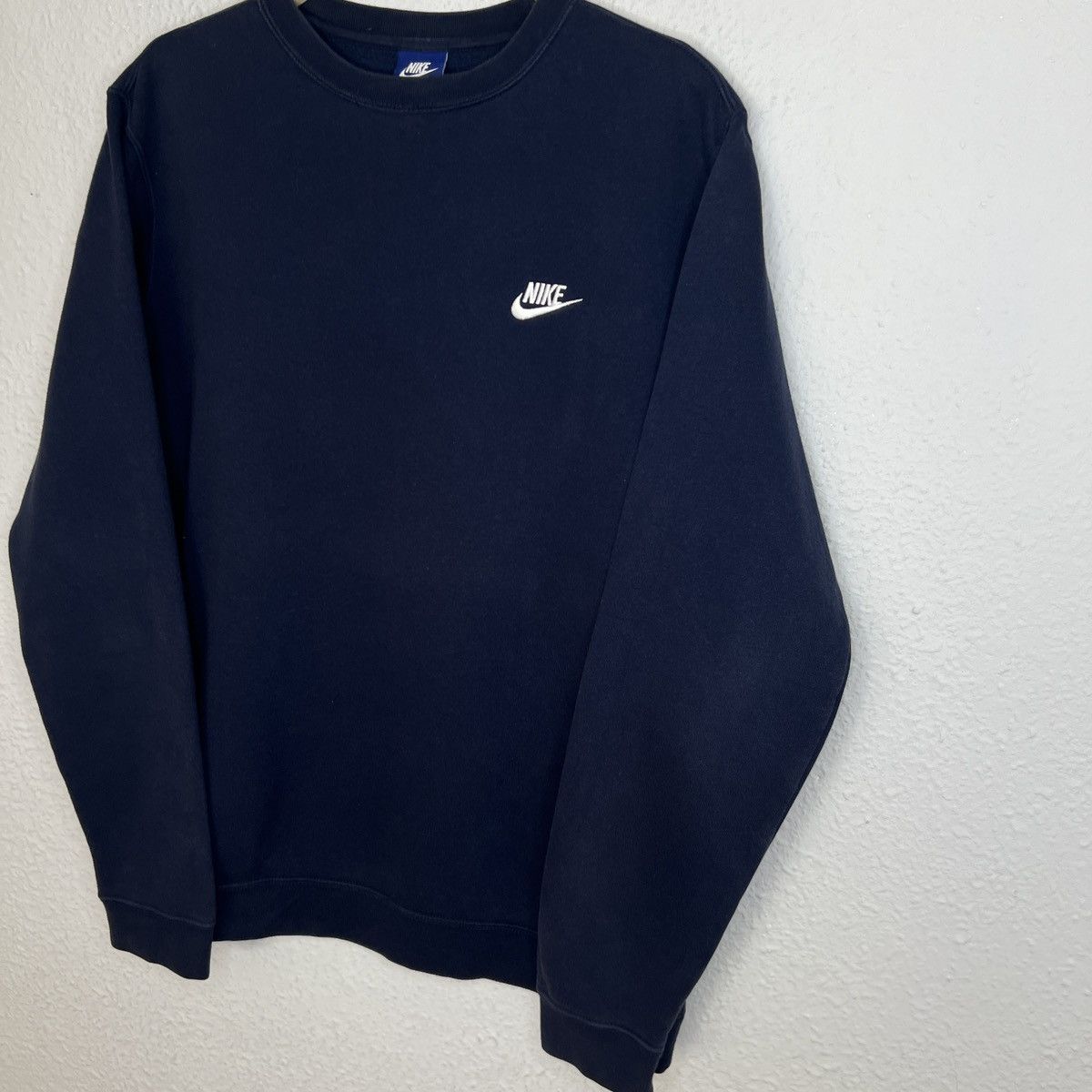 Nike × Vintage VINTAGE Y2K NIKE SWEATSHIRT NAVY CREWNECK MINI SWOOSH Size US L / EU 52-54 / 3 - 3 Thumbnail