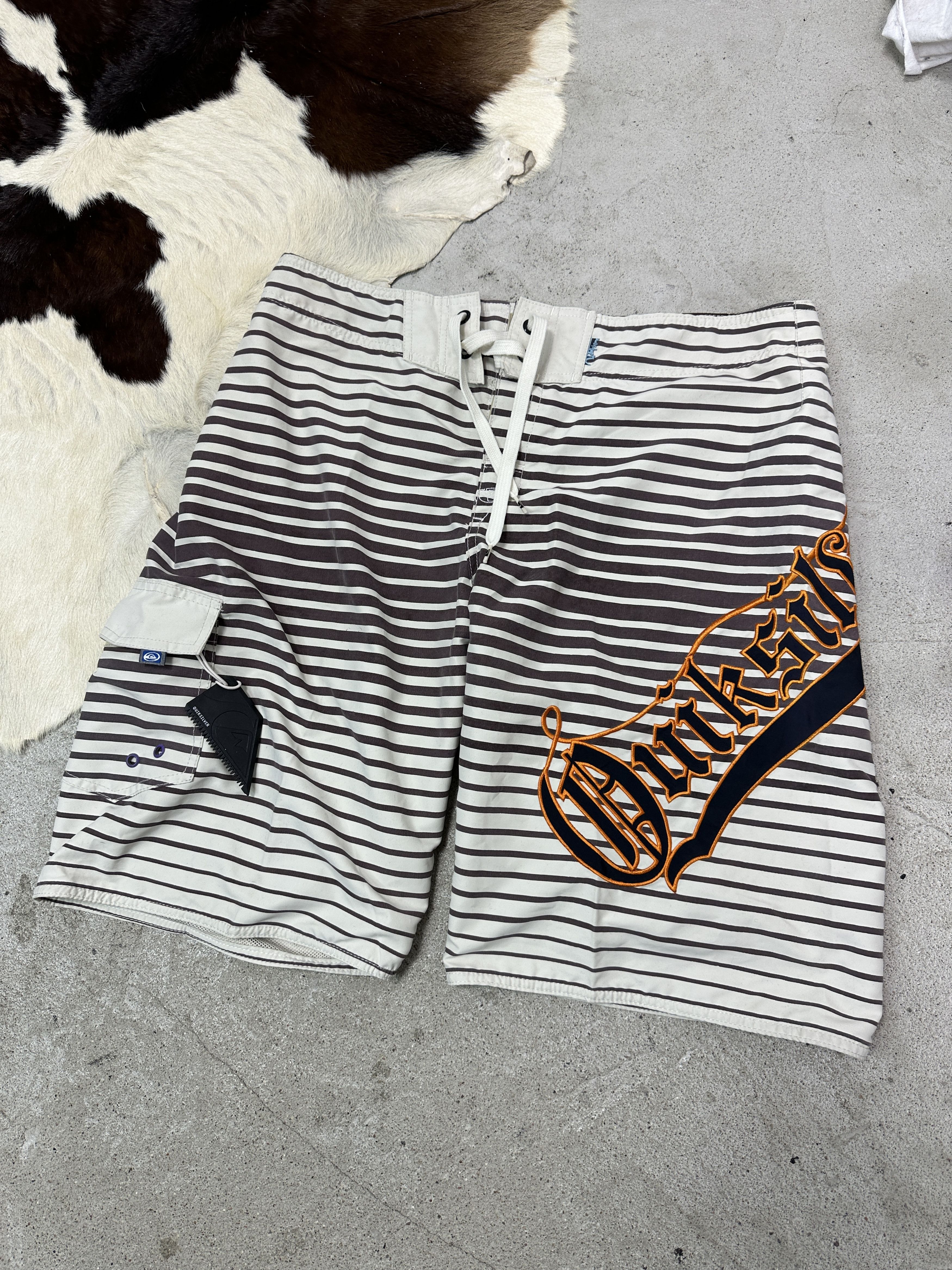 Quiksilver Vintage Striped Streetwear Sporty Quiksilver Shorts Y2K Size US 31 - 1 Thumbnail