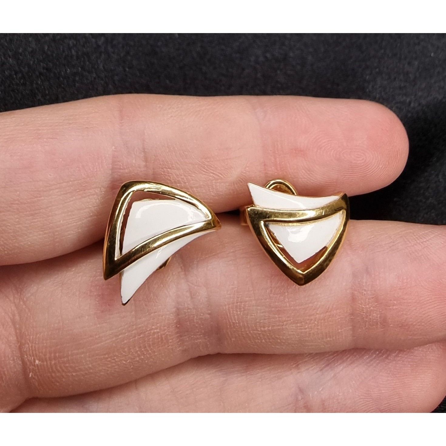 Vintage Vintage 1960s TRIFARI Signed Gold Clip-On Earrings With Whit Size ONE SIZE - 5 Thumbnail