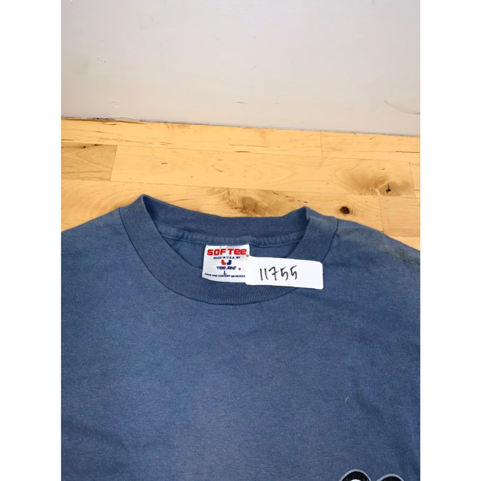 Vintage VINTAGE Softee Mooneyes Jesus Shirt Adults L Blue 90s Distress T-Shirt Mens Size US L / EU 52-54 / 3 - 3 Thumbnail