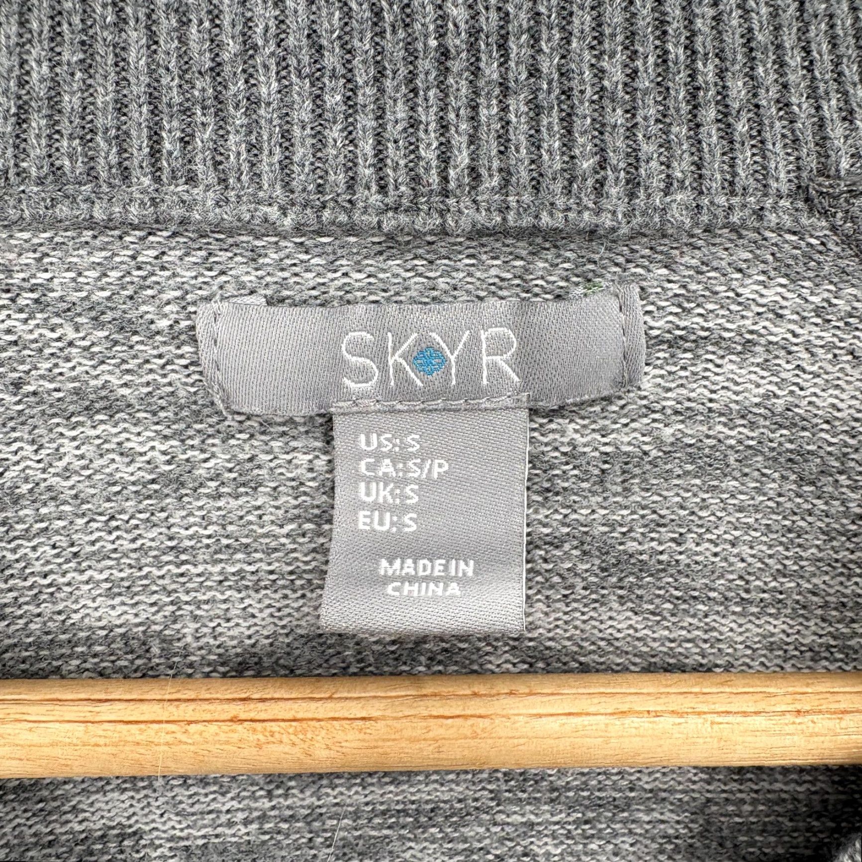 Vintage Skyr Sweater Womens Small Gray Full Zip Knit Jacket Thumbholes Pockets Raglan Size S / US 4 / IT 40 - 4 Thumbnail