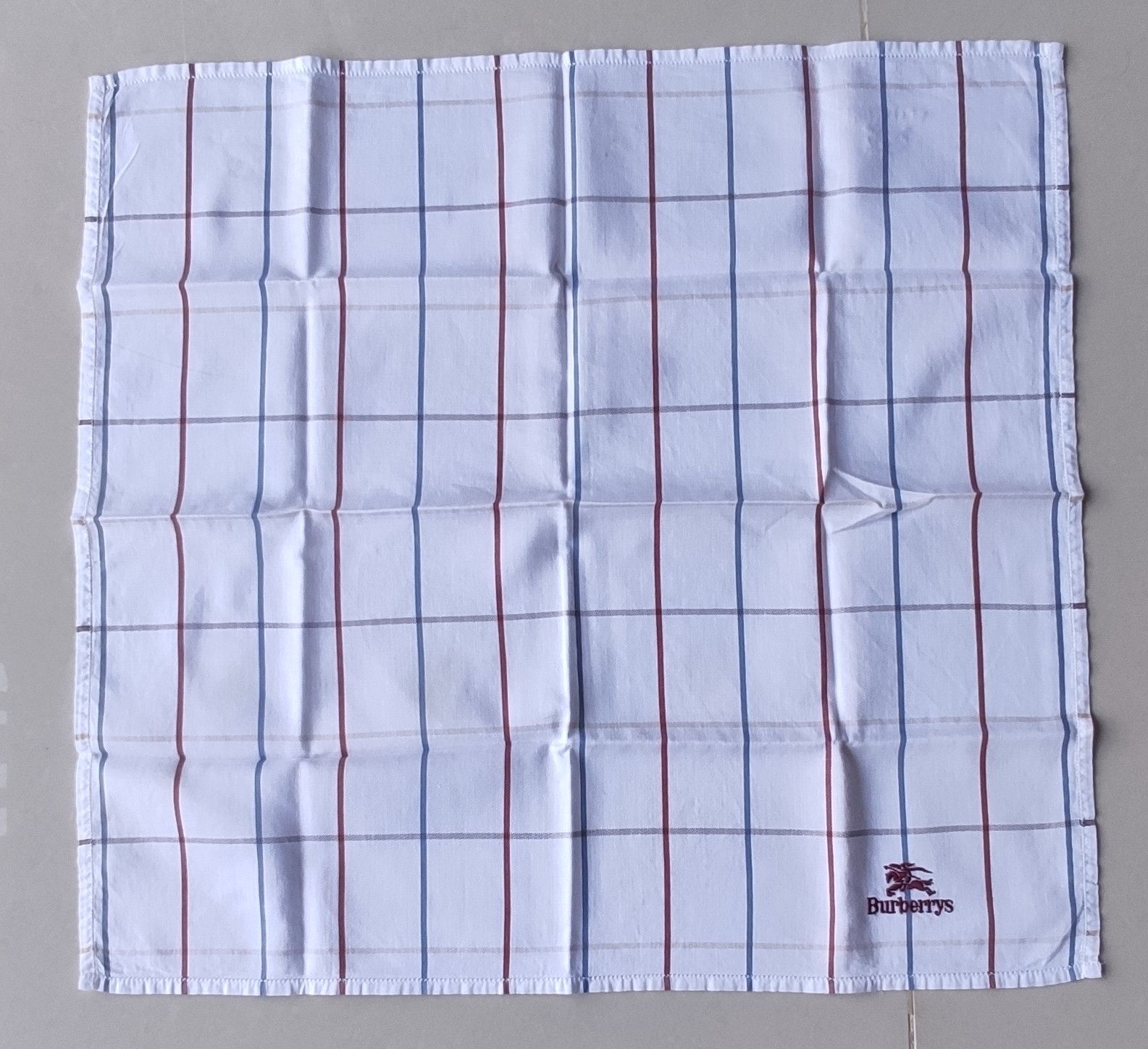 Burberry White Burberrys Handkerchief Size ONE SIZE - 7 Thumbnail