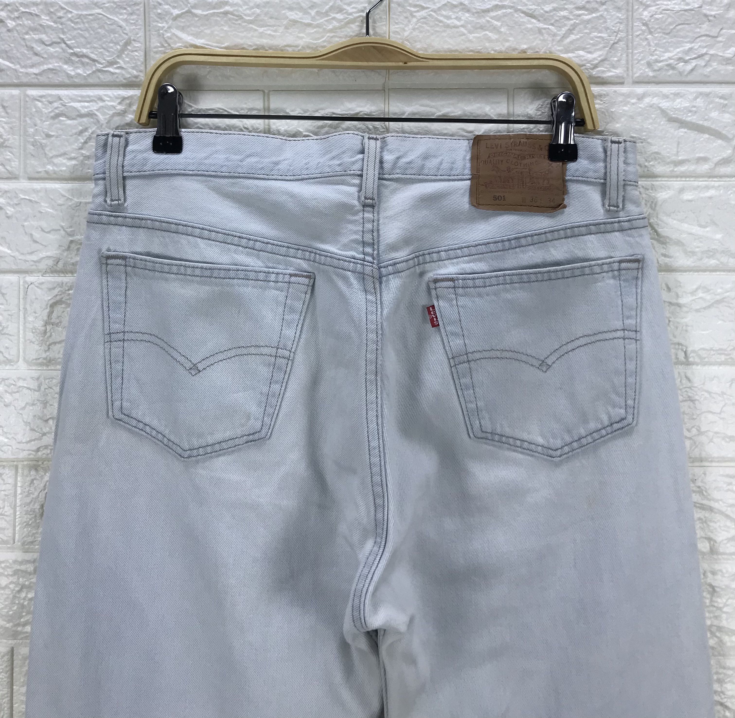 Levi's Vintage 90s Levi's 501 Light Wash Jeans Size US 34 / EU 50 - 6 Thumbnail