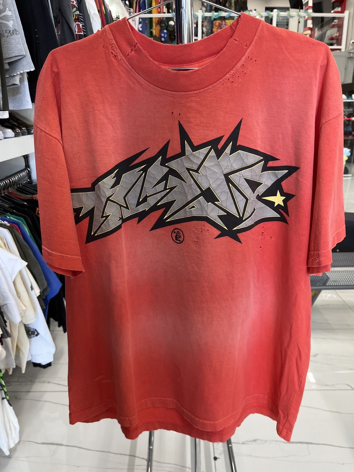 HELLSTAR Red Crack Print T Shirt Size US XL / EU 56 / 4 - 1 Thumbnail