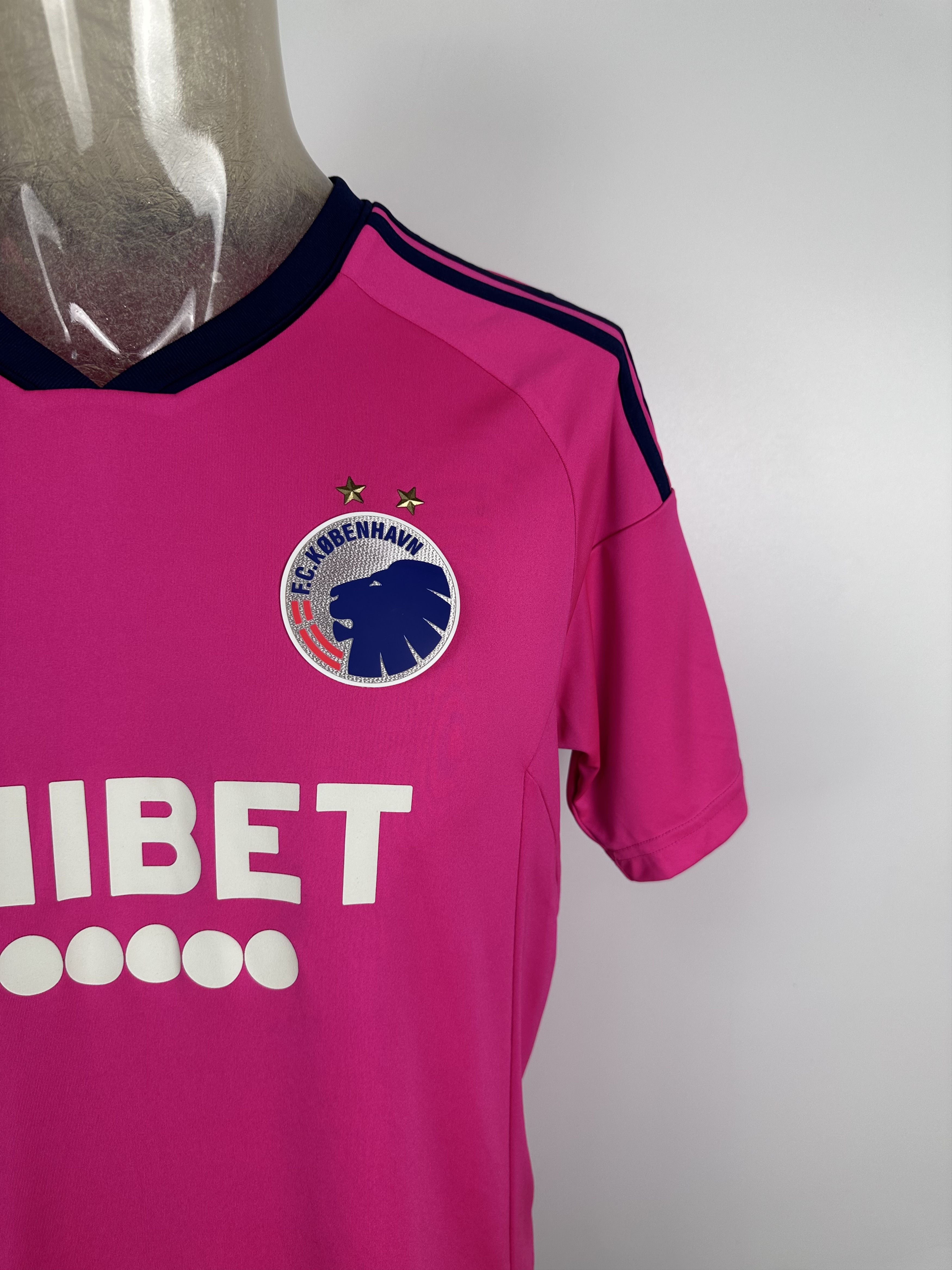 Hummel COPENHAGEN 2022 FOOTBALL SHIRT SOCCER JERSEY ADIDAS #3 VAVRO Size US M / EU 48-50 / 2 - 5 Thumbnail