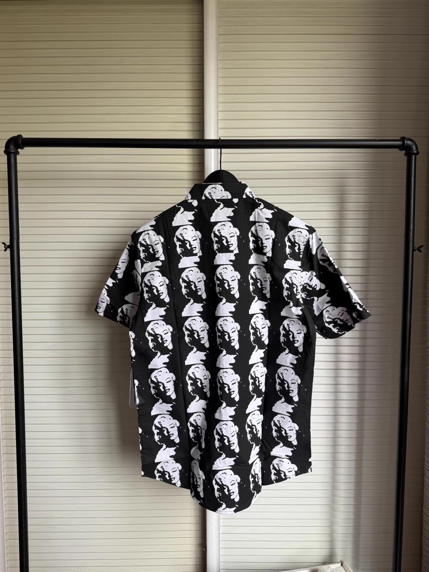 Diamond Supply Co. Diamond Supply Co x Andy Warhol Sleeve Shirt。 Q17 Size US M / EU 48-50 / 2 - 2 Thumbnail