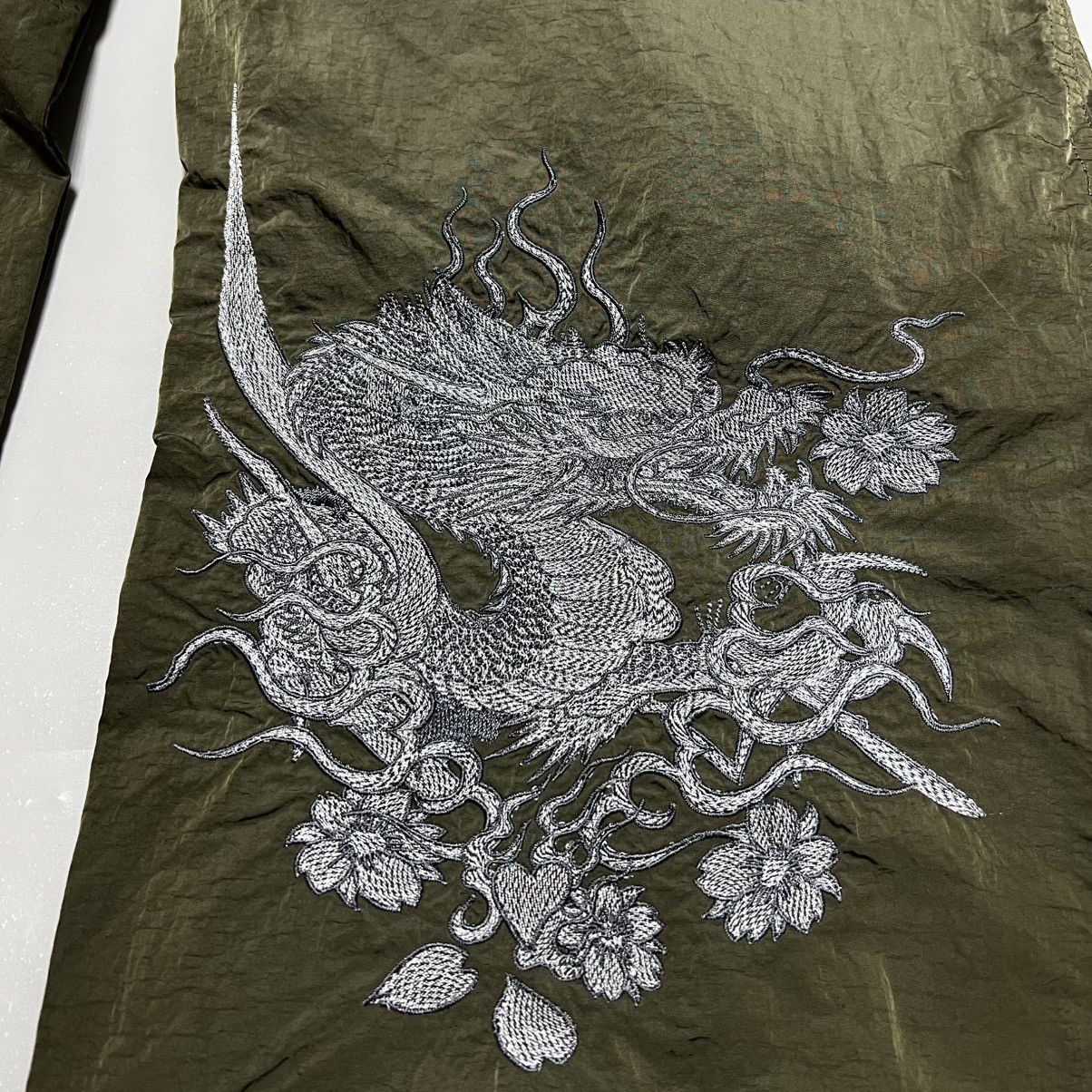 Ed Hardy × Urban Outfitters Ed Hardy x Urban Outfitters Big Logo Cargo Nylon Pants Baggy Size US 30 / EU 46 - 11 Thumbnail