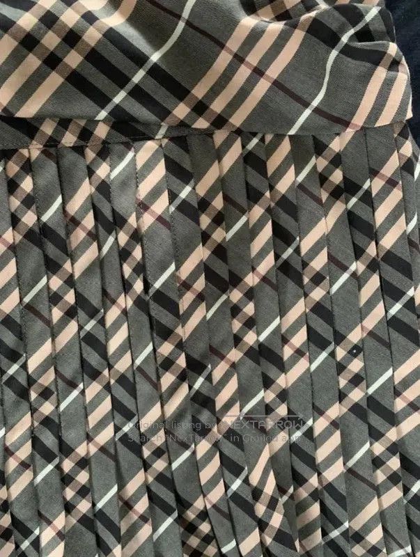 Burberry Burberry Colorblock Pleated Skirt. Size 23" - 3 Thumbnail