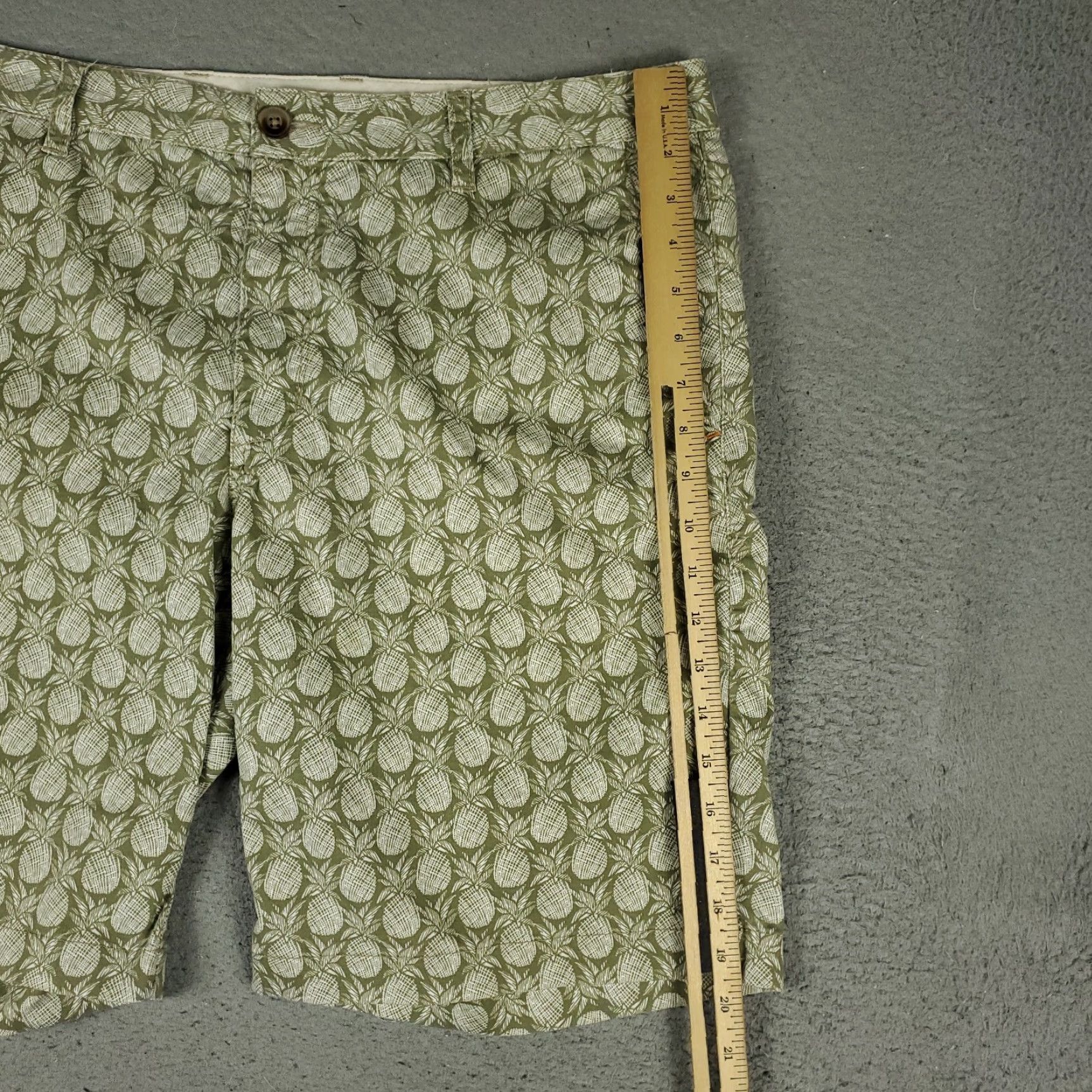 Tommy Bahama Tommy Bahama Shorts Mens 38 Green Pineapple Print Cotton Blend Flat Front Chino Mens Regular Slimless? Size US 38 / EU 54 - 5 Thumbnail