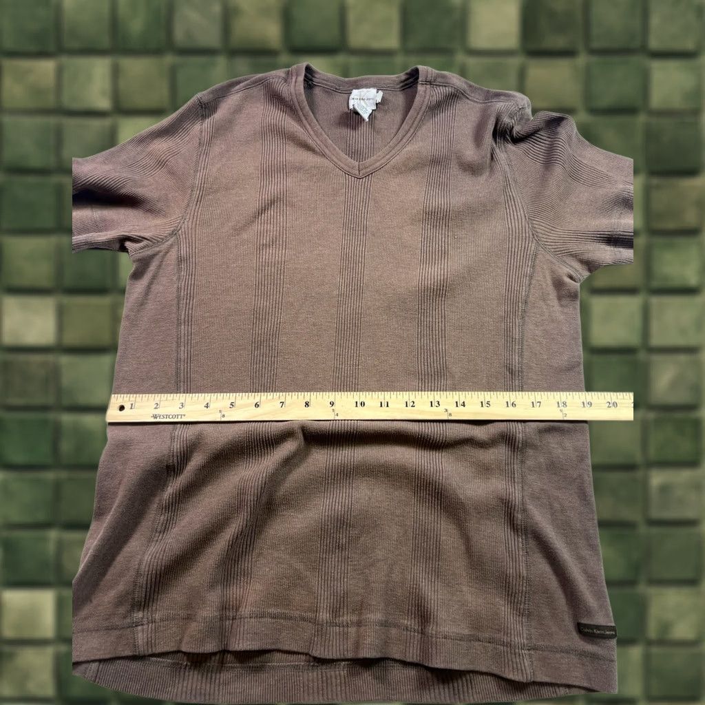 Calvin Klein Calvin Klein Ribbed V-Neck Shirt Mens Large Brown Short Sleeve Shirt Size US L / EU 52-54 / 3 - 1 Thumbnail