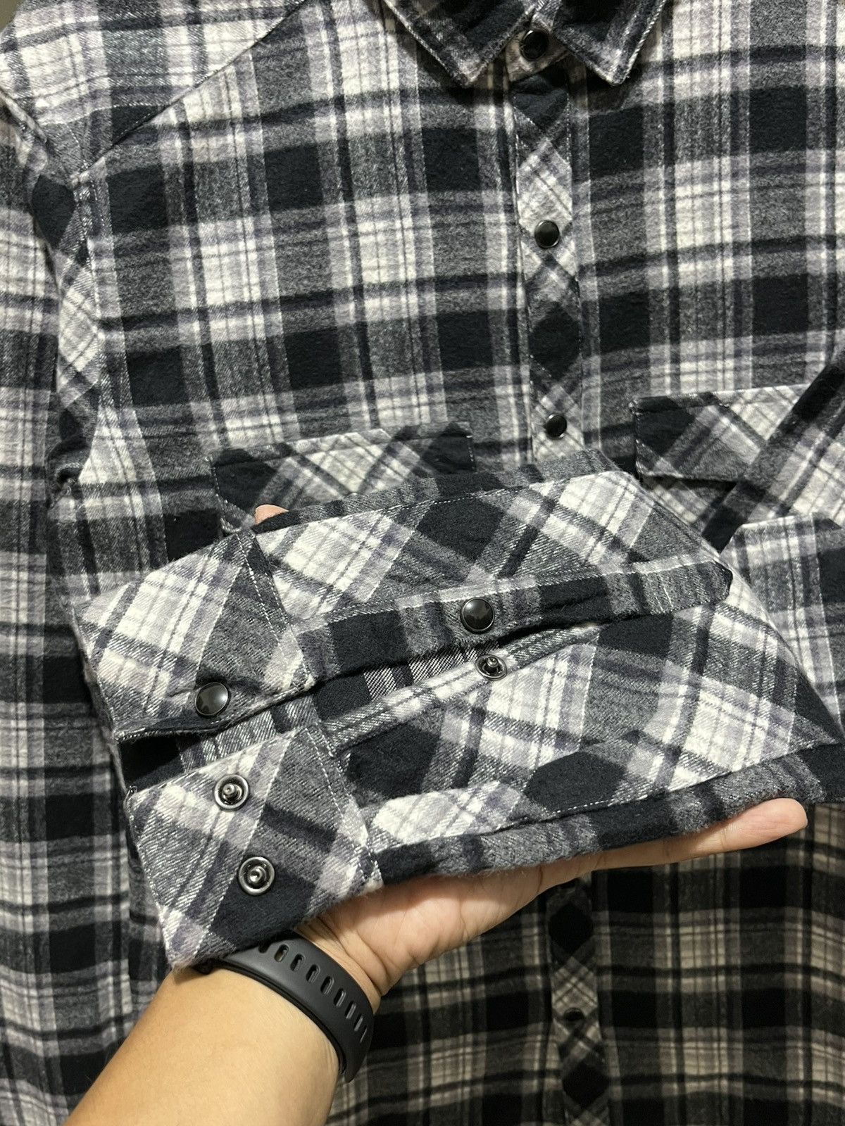 Neil Barrett Neil Barrett Wool Shirt Size XS / US 0-2 / IT 36-38 - 4 Thumbnail
