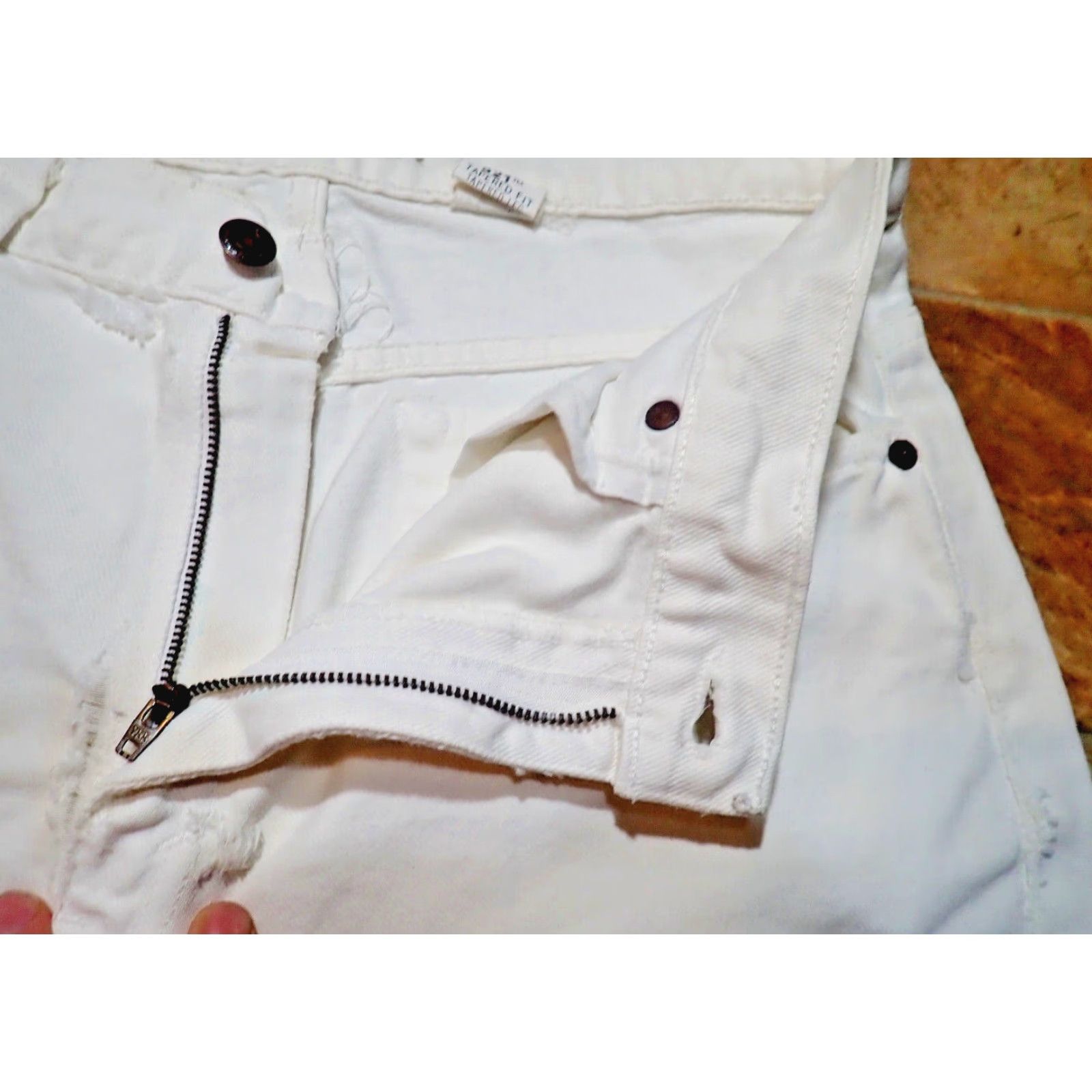 Levi's Vintage Levi's Women's Size 14 32x30 White Tapered Fit Distressed Denim Jeans Made in USA Size 36" / US 14 / IT 50 - 7 Thumbnail