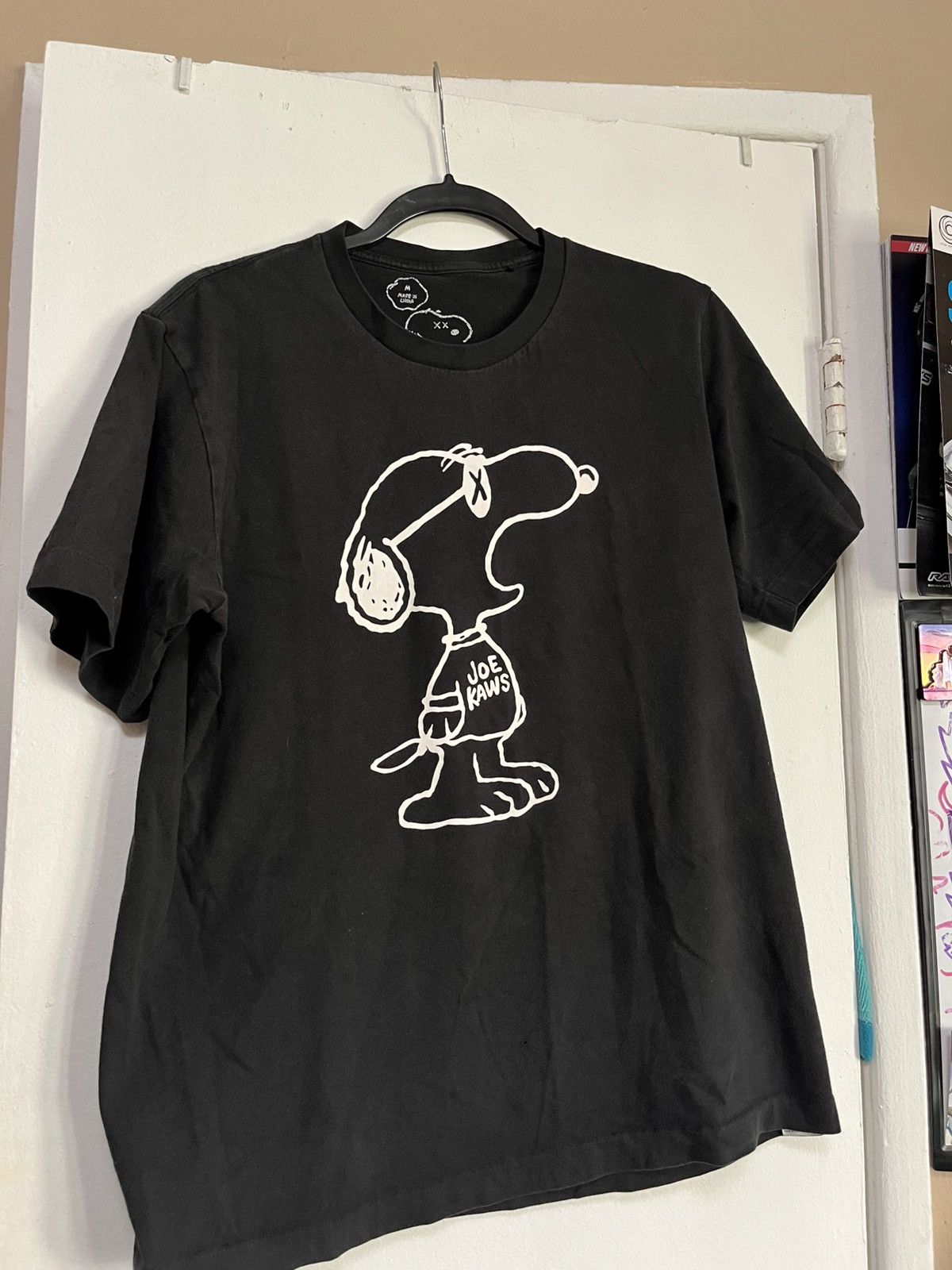 Kaws × Uniqlo KAWS SNOOPY UNIQLO TEE Size US M / EU 48-50 / 2 - 1 Thumbnail
