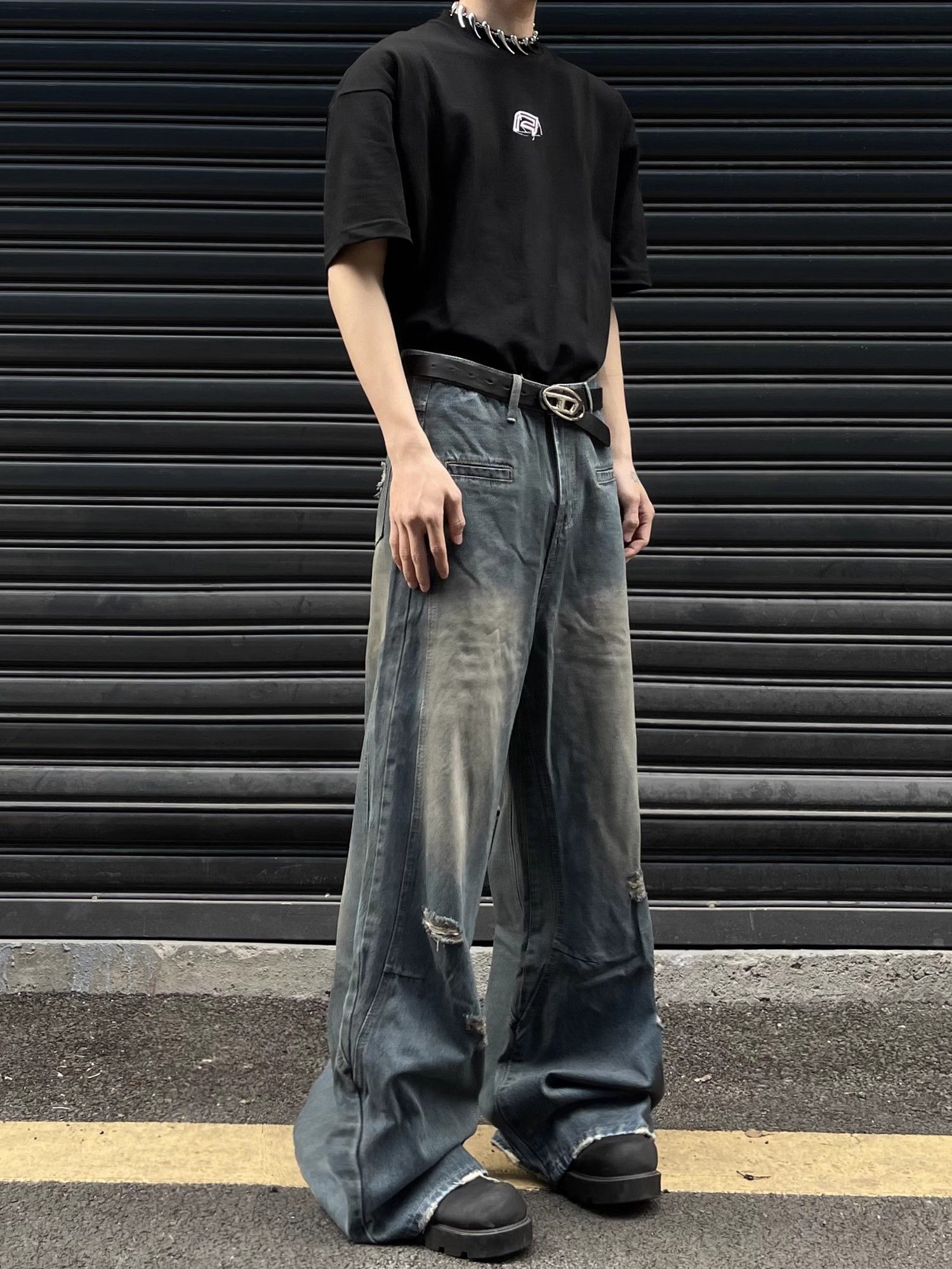 image of Retro Loose And Distressed Wide Leg Jeans in Blue, Men's (Size 30)