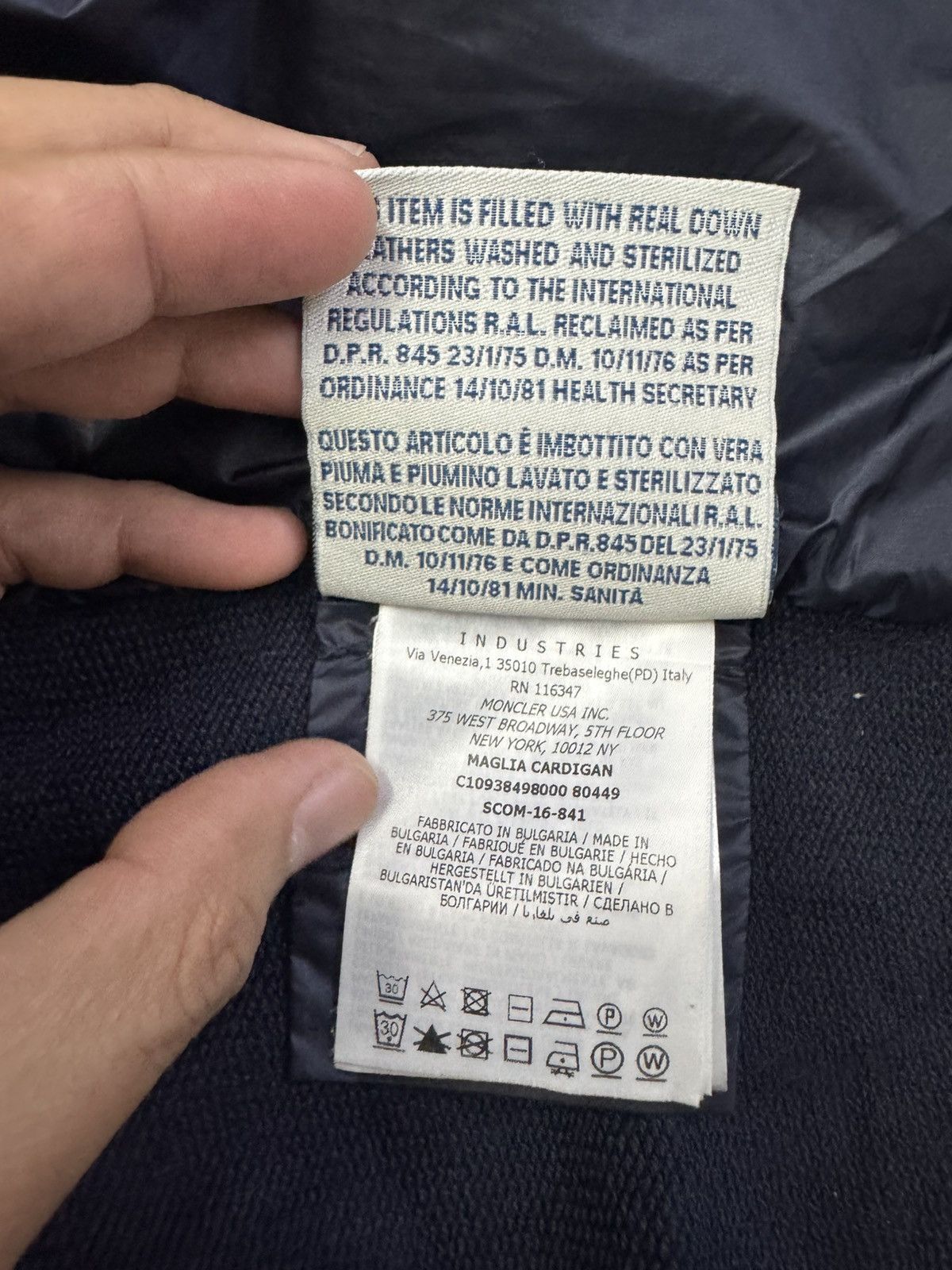 Moncler MAGLIA CARDIGAN Size XL / US 12-14 / IT 48-50 - 8 Thumbnail
