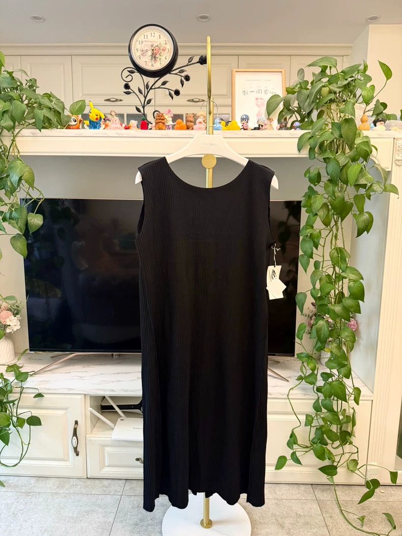 Issey Miyake Issey Miyake size:one size black dress Size M / US 6-8 / IT 42-44 - 1 Thumbnail