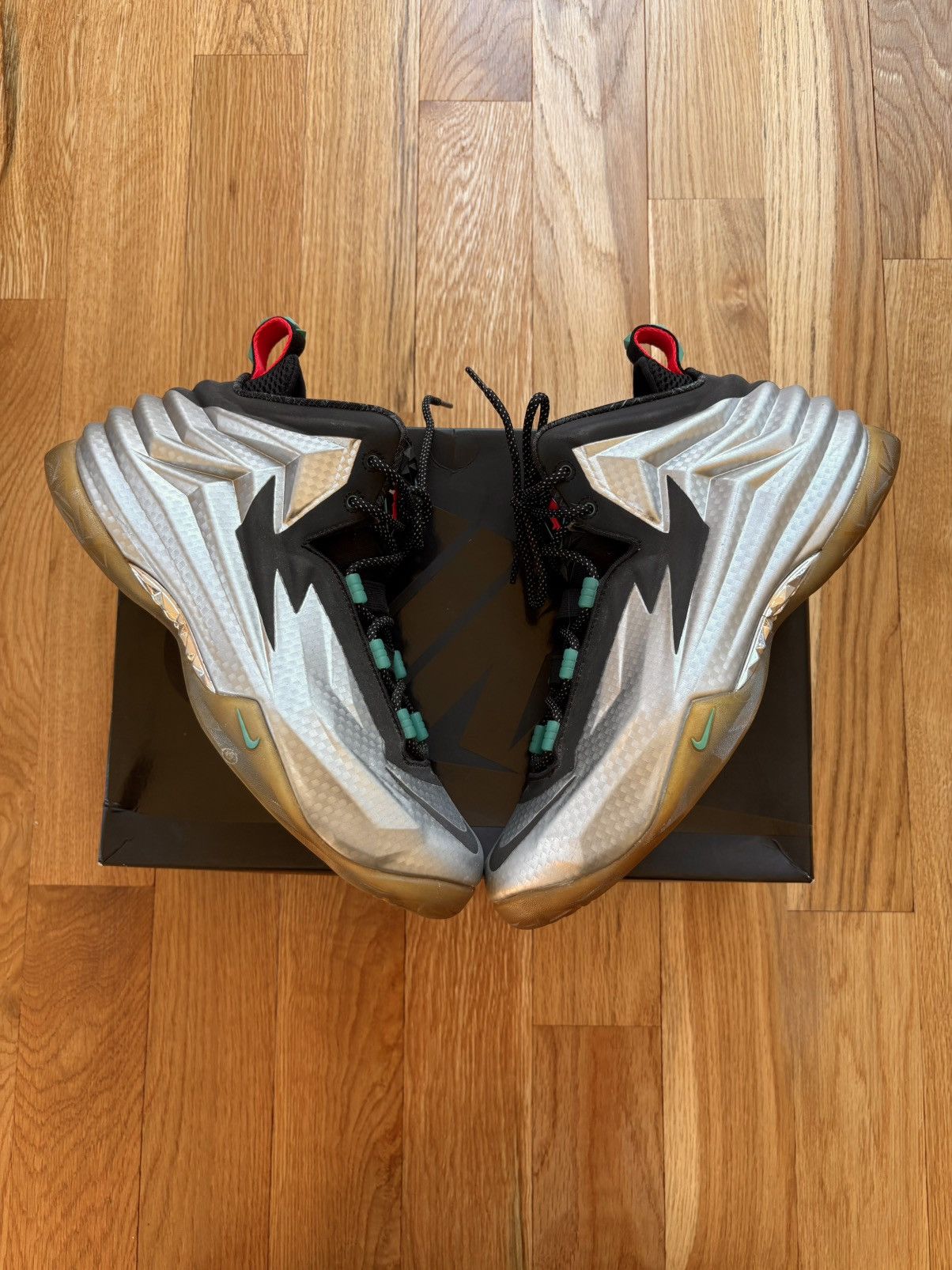 Nike Size 9.5 - Nike Chuck Posite Metallic Silver Charles Barkley Size US 9.5 / EU 42-43 - 1 Thumbnail