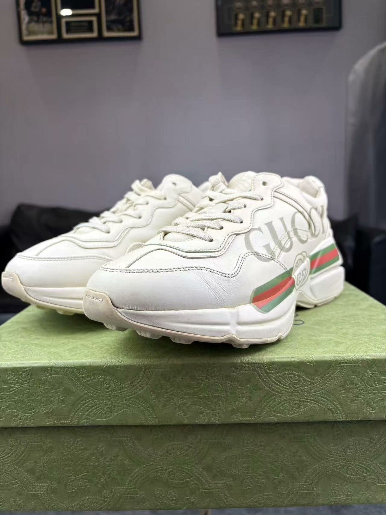 Gucci Gucci Printed Lowtop Sneakers 37 Women Size US 6.5 / IT 36.5 - 1 Thumbnail