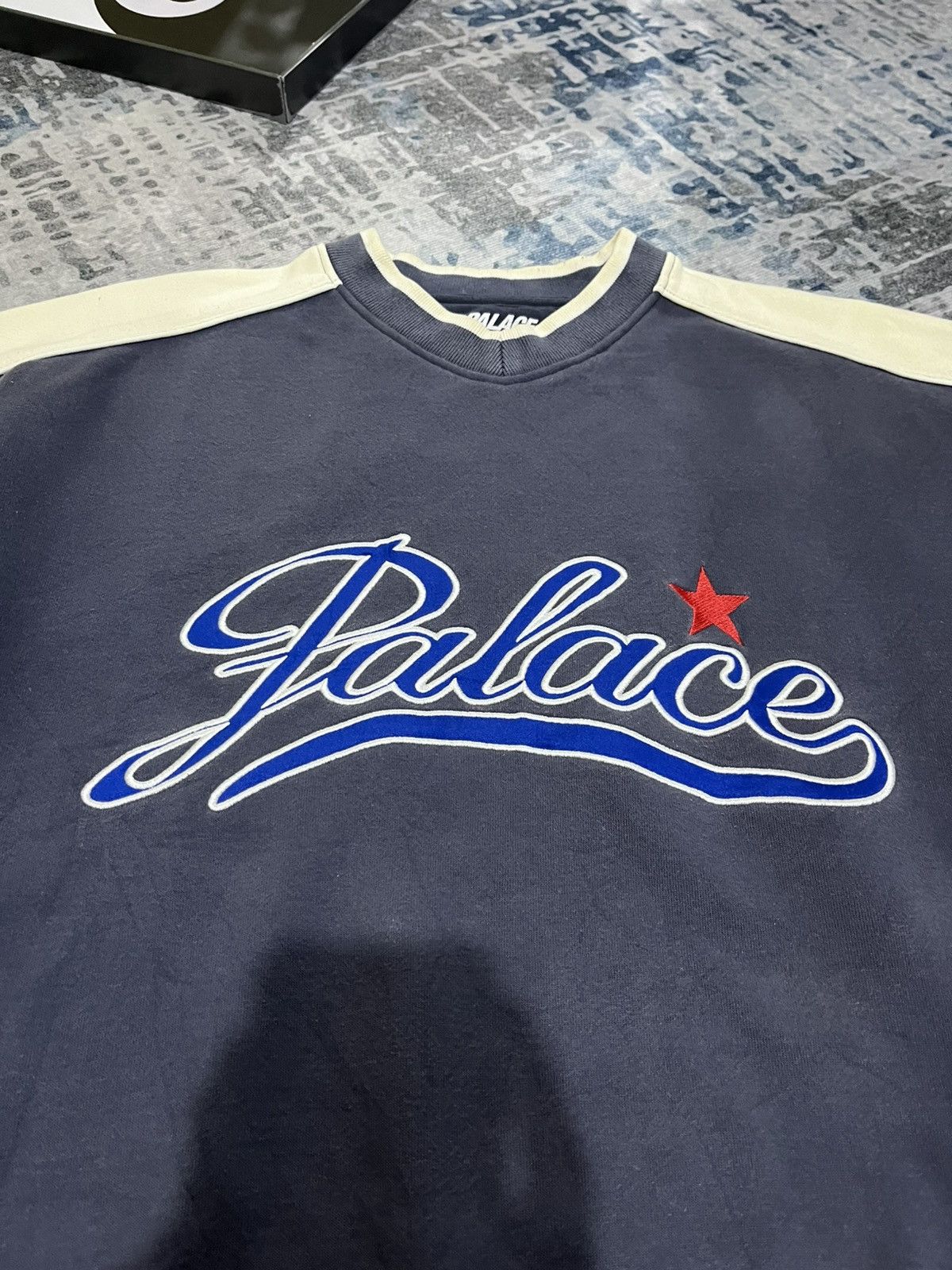 Palace Palace Star Script Crewneck Size US L / EU 52-54 / 3 - 2 Thumbnail