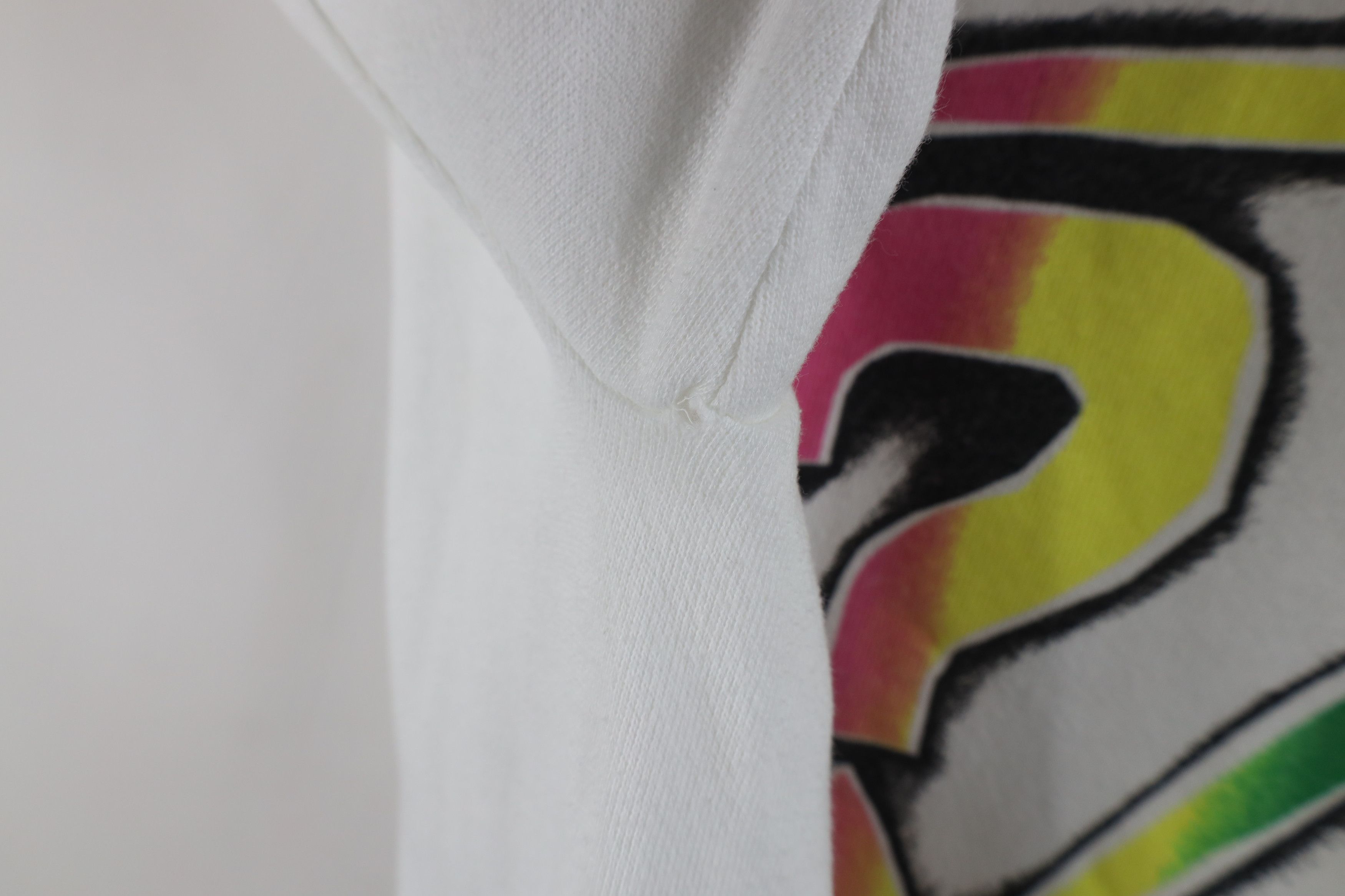 Guess × Vintage Vintage 80s Guess Rainbow Crewneck Sweatshirt White USA Size ONE SIZE - 6 Thumbnail