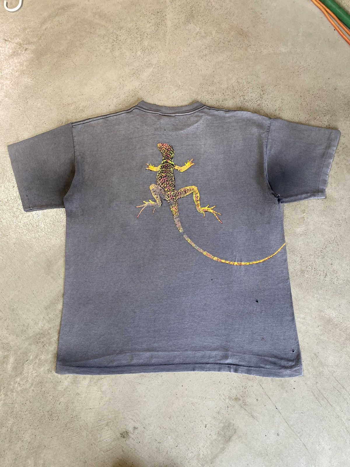 4GSELLER × Marlboro × Vintage Vintage Marlboro Unlimited Lizard Gecko Smoked Faded Shirt Size US XL / EU 56 / 4 - 14 Thumbnail