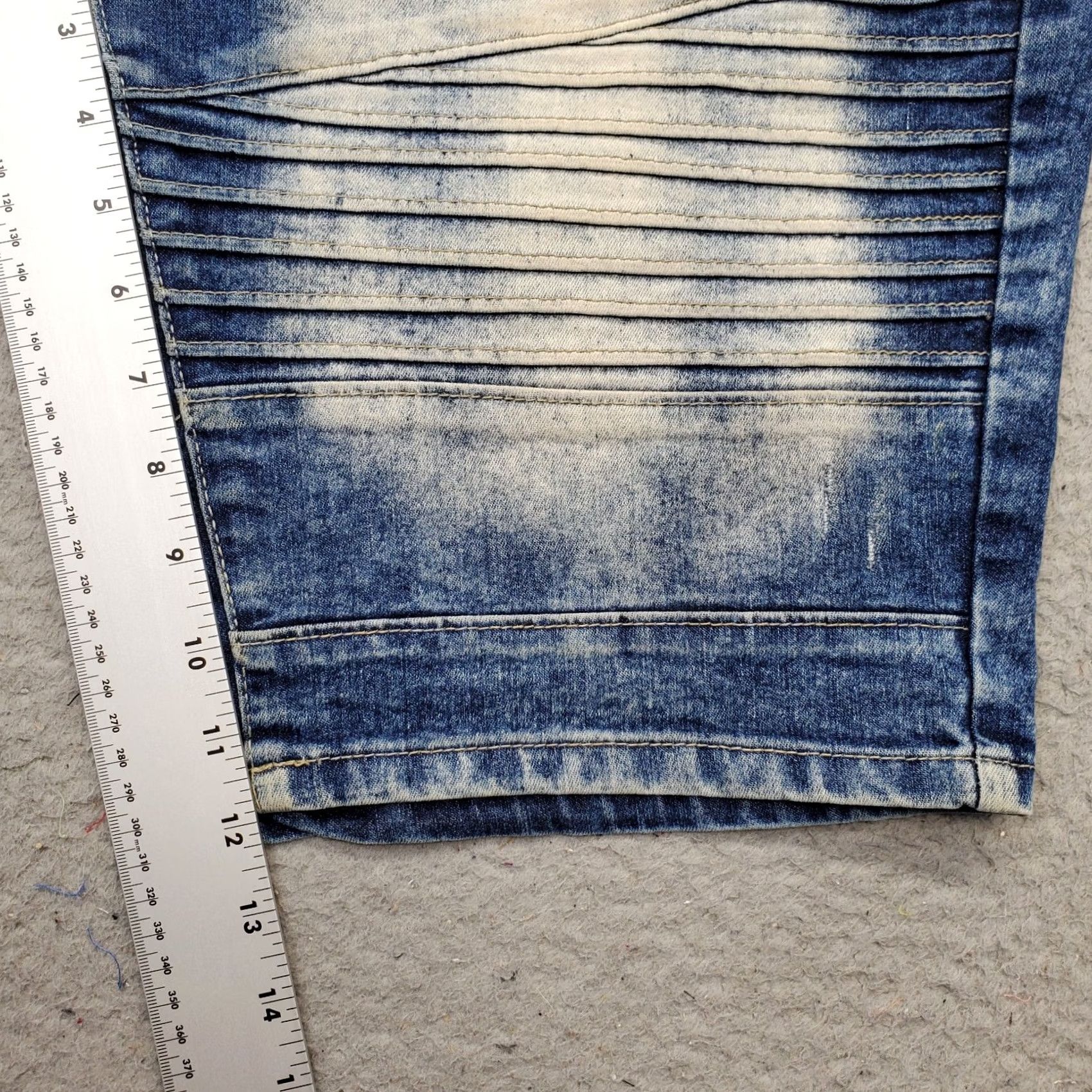 Southpole Southpole Bermuda Shorts Mens 34 Navy Denim Slim Fit Flat Front 5-Pocket Pocket Casual Travel 12 Inseam 22" Outseam Mens Size 34 Navy Denim 90s? Size US 34 / EU 50 - 4 Thumbnail