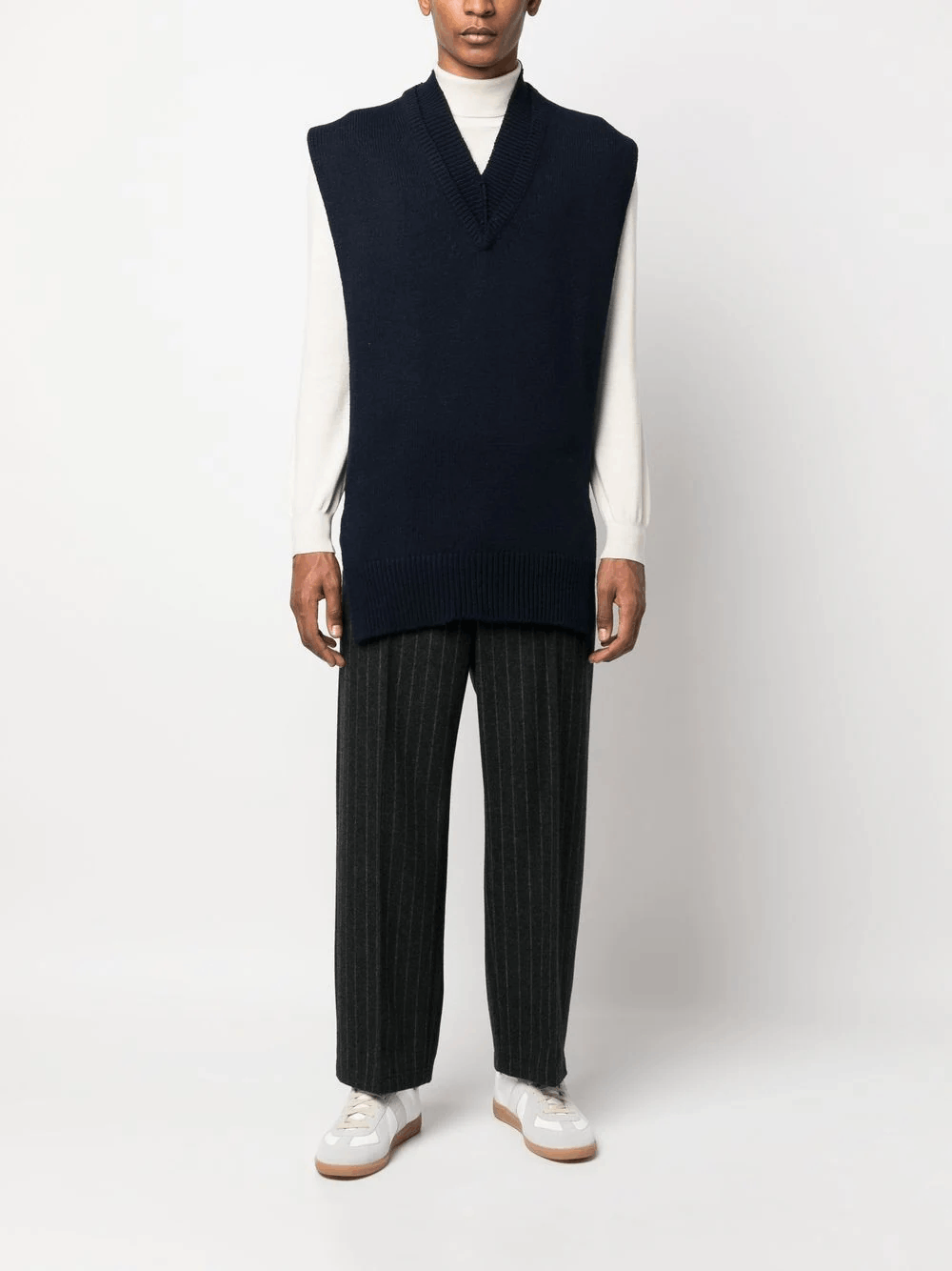 Maison Margiela o1y1124 V-Neck Vest In Midnight Blue Size US M / EU 48-50 / 2 - 2 Thumbnail