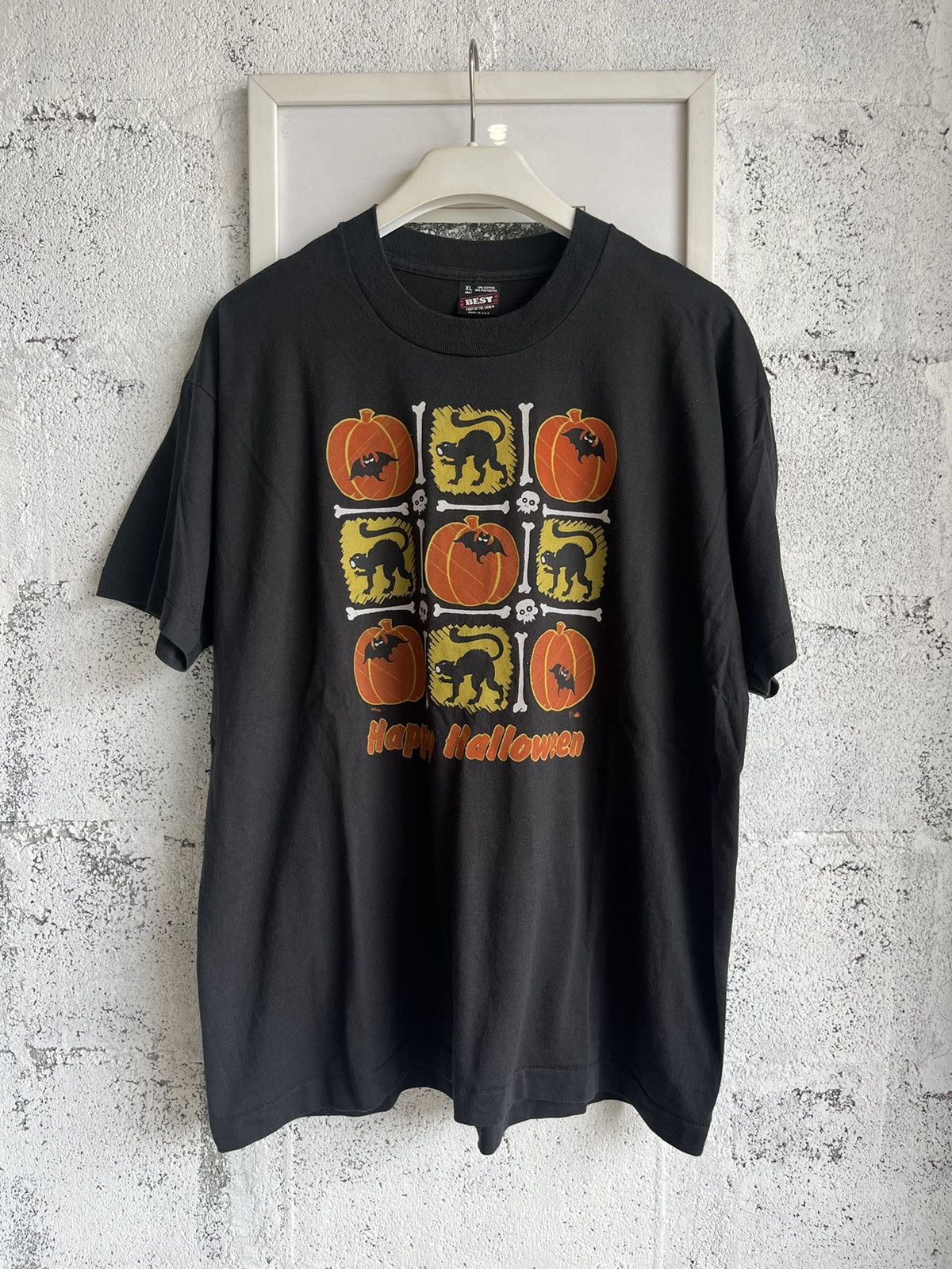 Vintage Vintage Happy Halloween Bat Cat Pumpkin skull Tshirt Size US XL / EU 56 / 4 - 2 Thumbnail