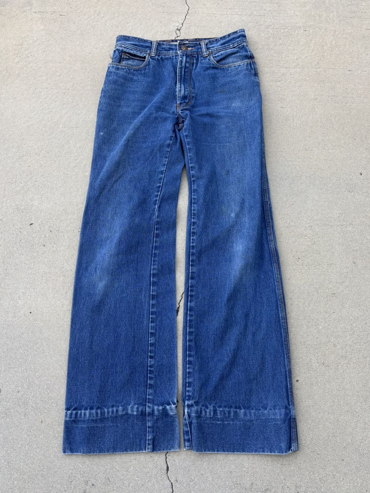 Vintage 1970s Dark Wash Cowboy Flare Jeans Size US 28 / EU 44 - 1 Thumbnail