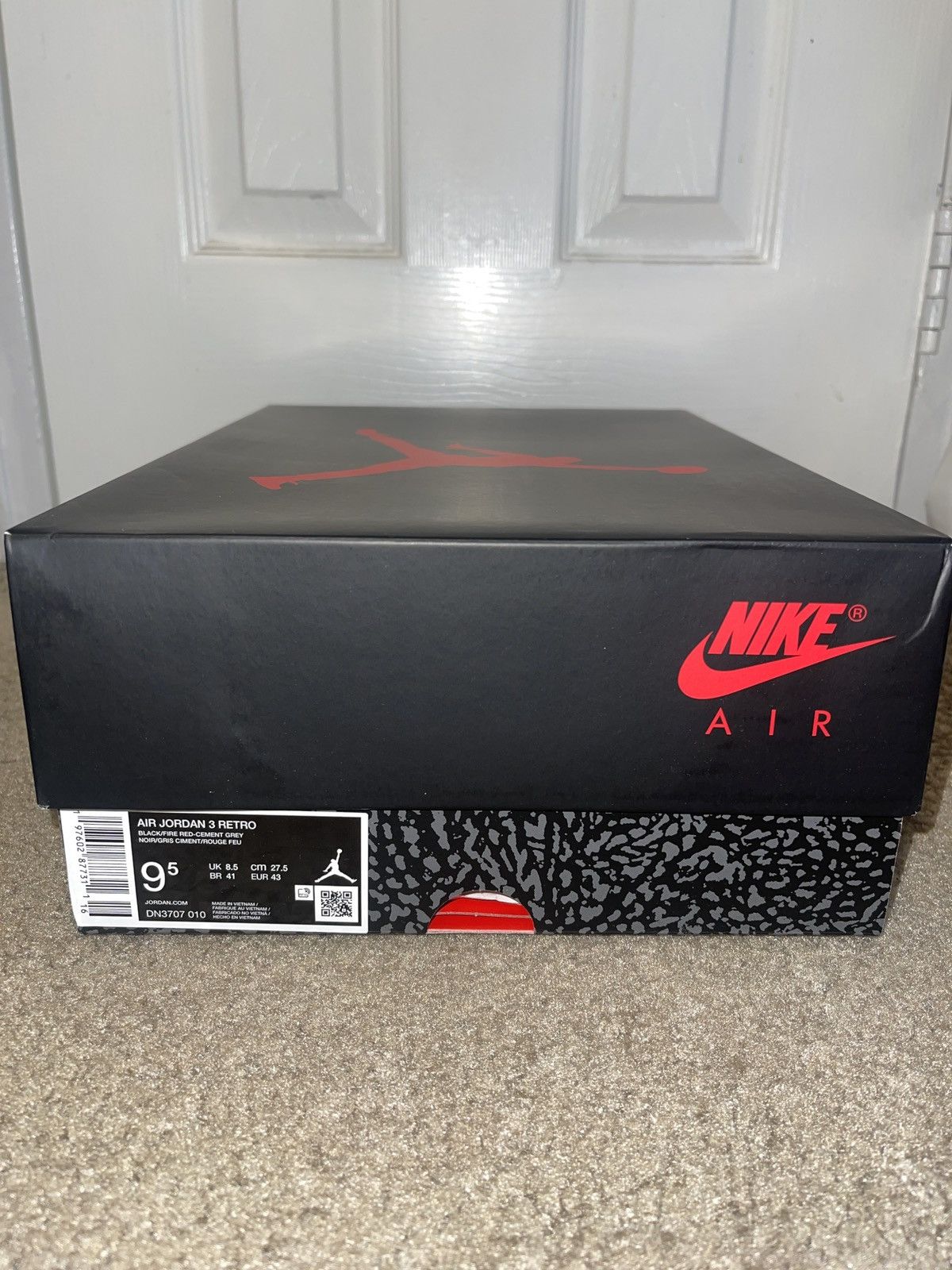 Jordan Brand Air Jordan 3 Black Cement 2024 Size US 9.5 / EU 42-43 - 8 Thumbnail