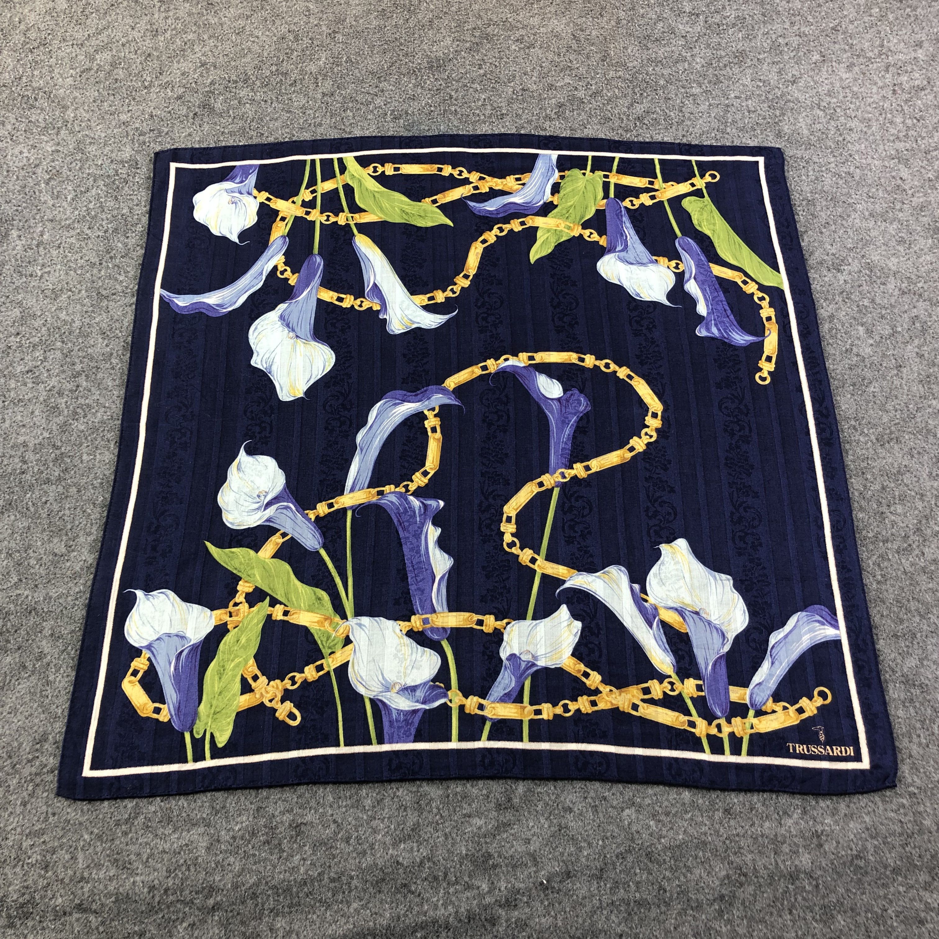 Trussardi Trussardi Gold Chains Handkerchief Neckerchief Bandana H2258 Size ONE SIZE - 2 Thumbnail