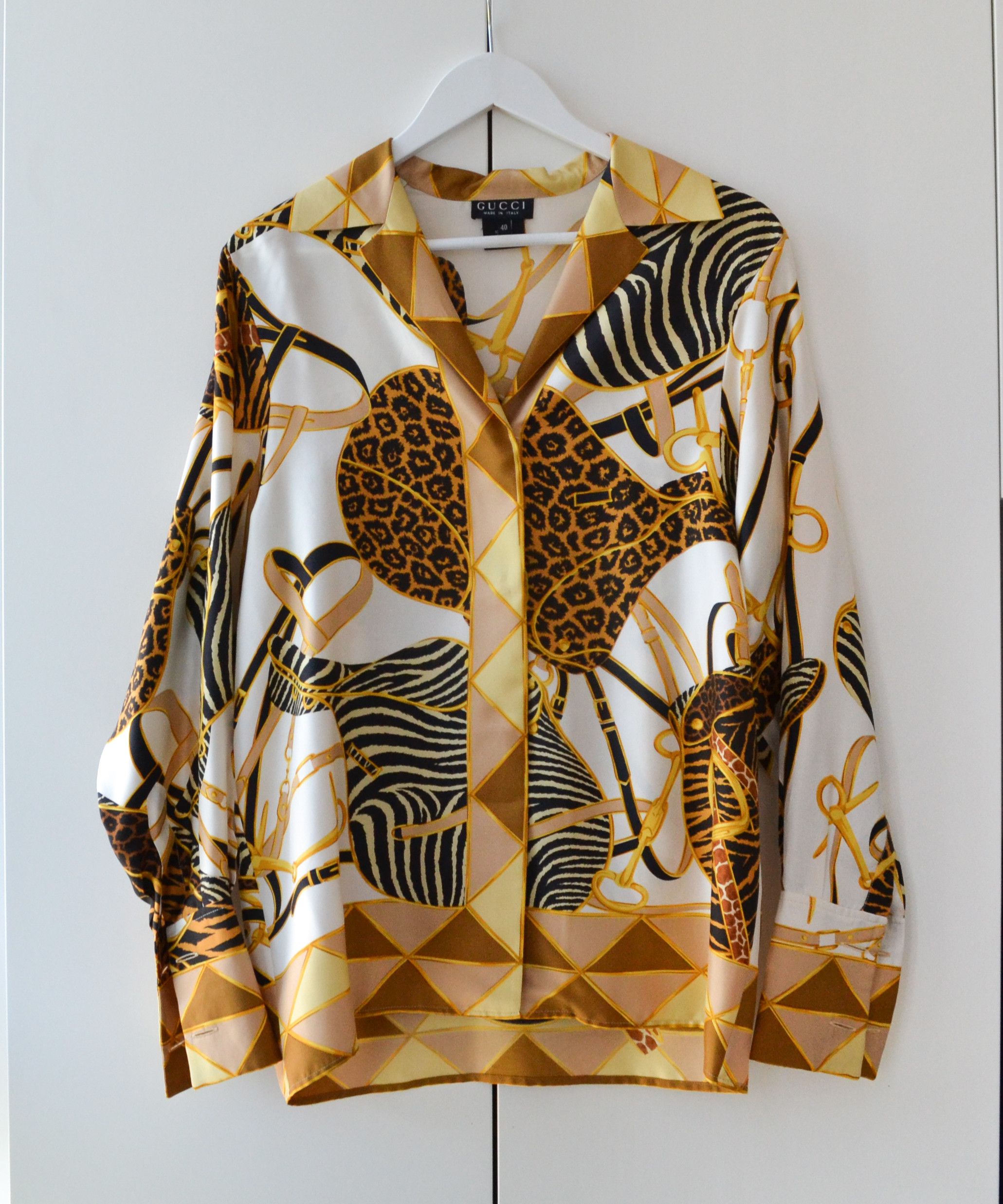 Gucci GUCCI Shirt Long Sleeve Chain Printed 1993 Silk Vintage Size S / US 4 / IT 40 - 2 Thumbnail