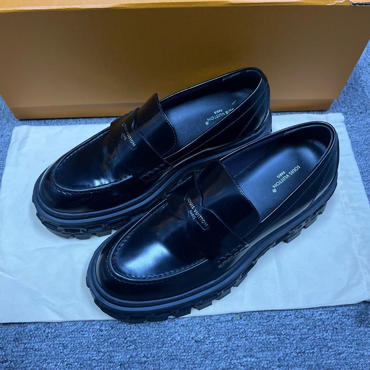 Louis Vuitton Louis Vuitton Black Leather Slip-On Loafers Size US 5.5 / IT 35.5 - 1 Thumbnail
