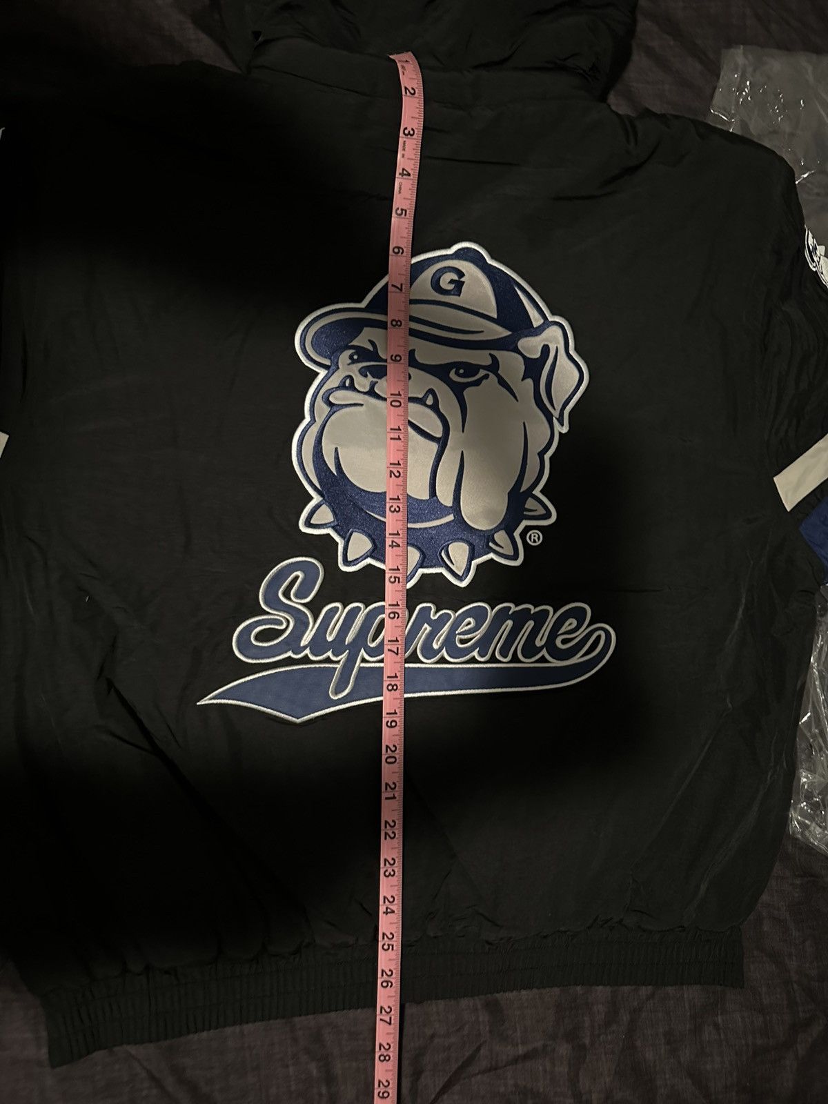 ジョージタウン ホヤス ダウンジャケット スタジャン NCAA Supreme Mitchell & Ness × NCAA × Supreme Supreme Georgetown Stadium