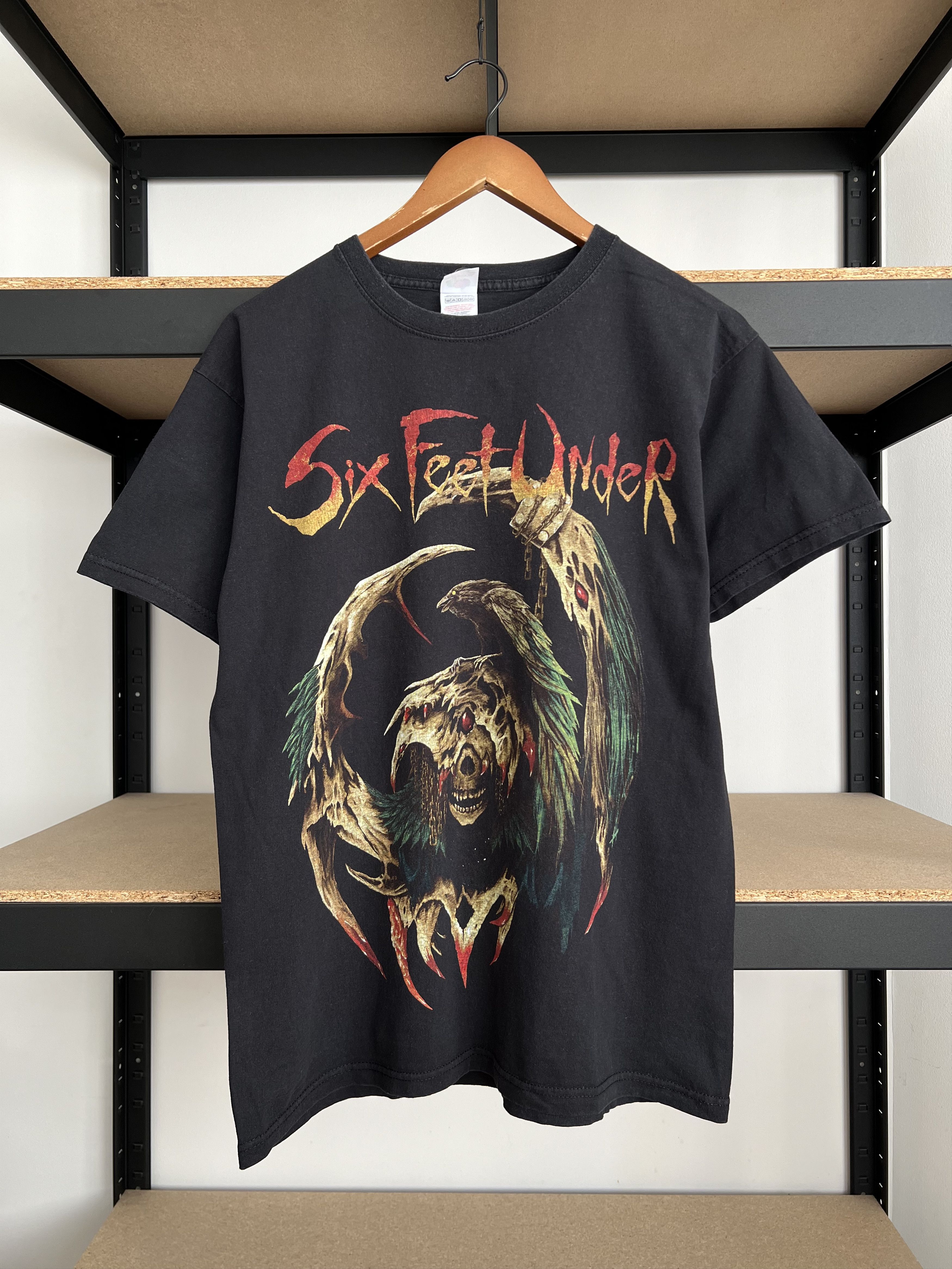 Band Tees Vintage 2000s Six Feet Under Skull Crow Black T-shirt Size US M / EU 48-50 / 2 - 2 Thumbnail