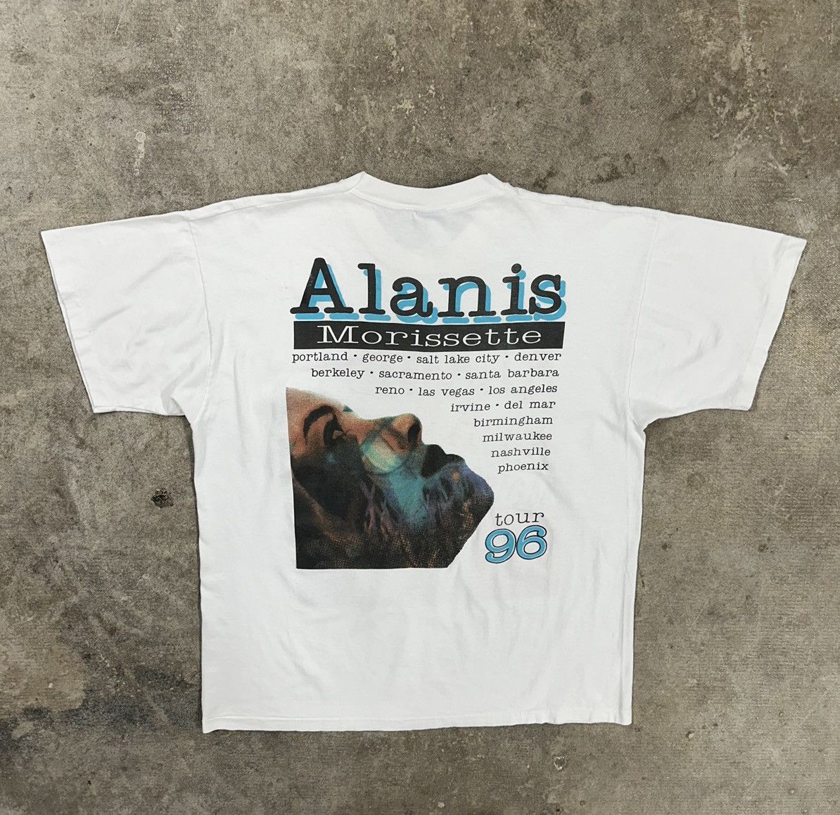 Vintage Vintage 90s Alanis Morissette Jagged Little Pill 96 T-Shirt Size US L / EU 52-54 / 3 - 2 Thumbnail