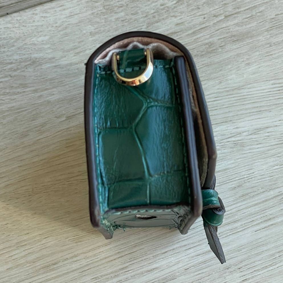 Kate Spade Kate Spade knott croc embossed leather airpods pro case Size ONE SIZE - 5 Thumbnail
