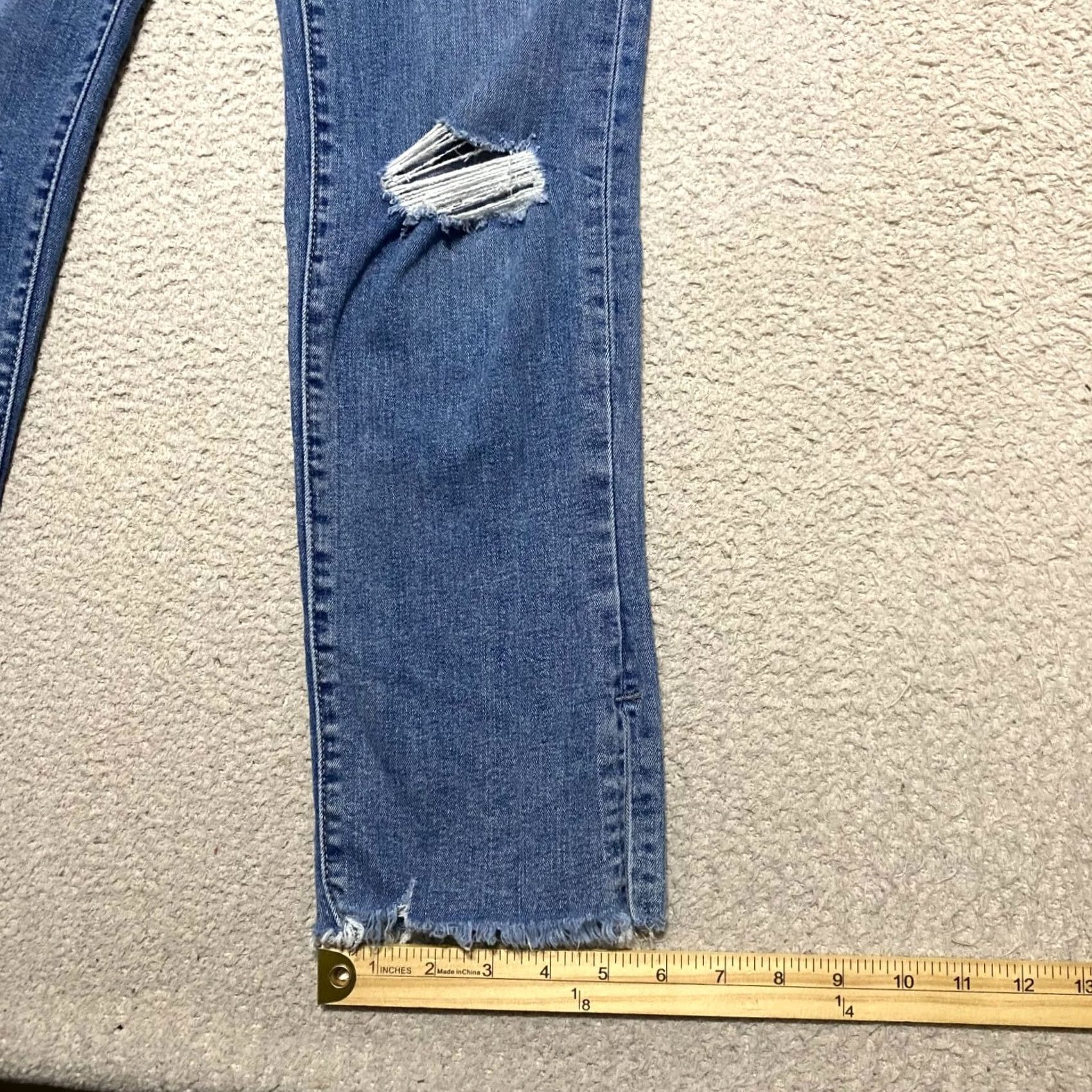 Levi's Levi's Jeans Womens sz 26 Blue Denim Medium Wash High Rise Straight Raw Hem Size 26" / US 2 / IT 38 - 6 Thumbnail