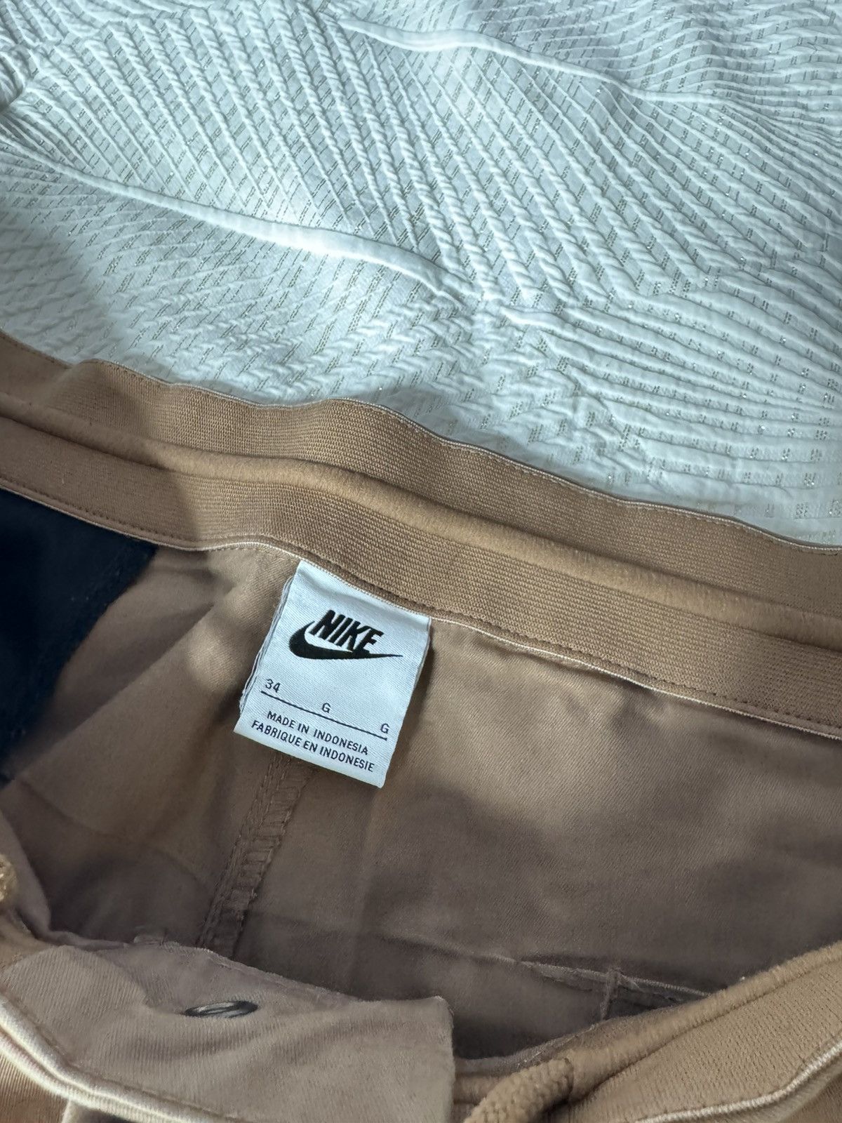 Nike Nike Sportswear Essential Woven Unlined Cropped Pants Size US 34 / EU 50 - 4 Thumbnail