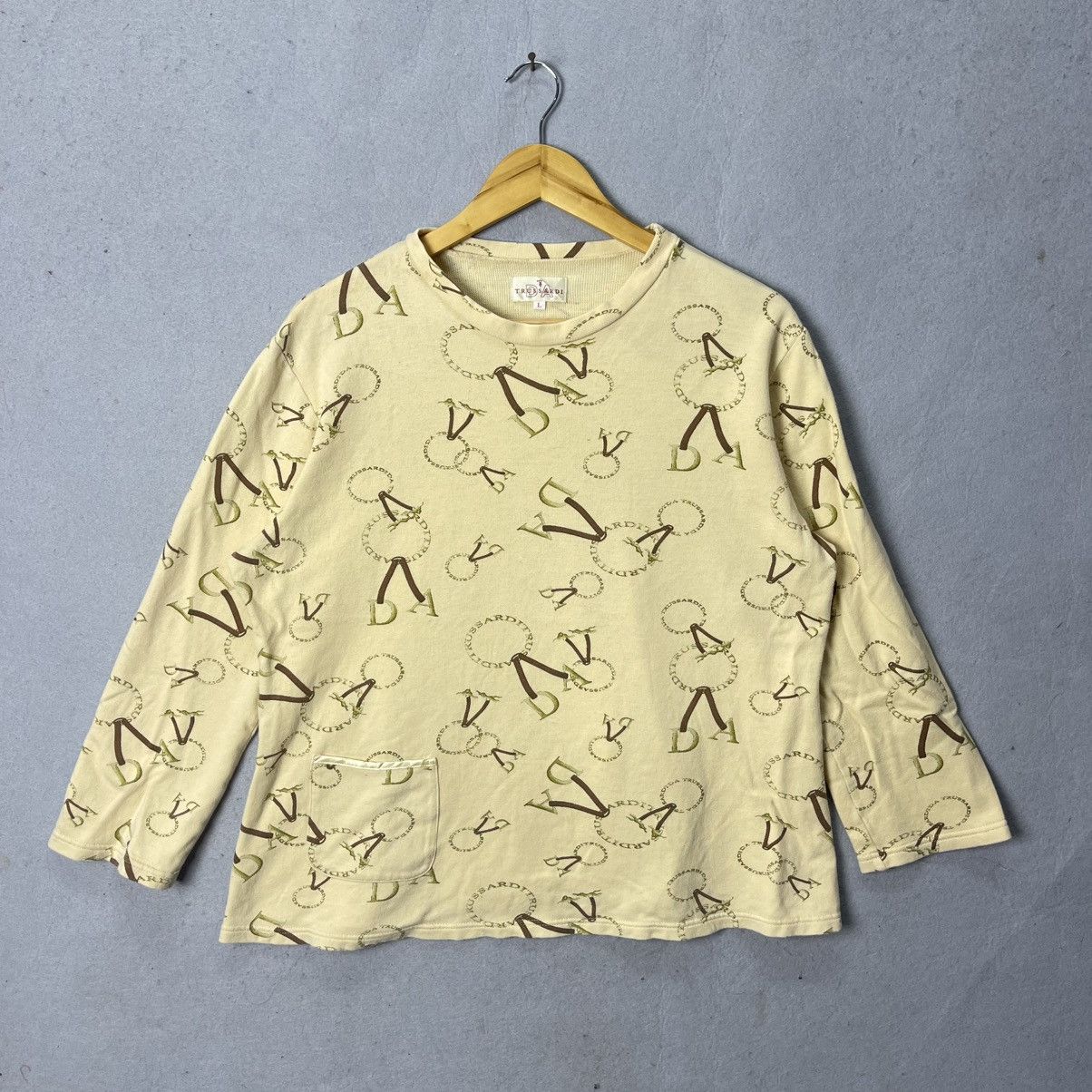 Trussardi Vintage Trussardi Monogram Pattern Sweatshirt Cream Beige Size L / US 10 / IT 46 - 1 Thumbnail